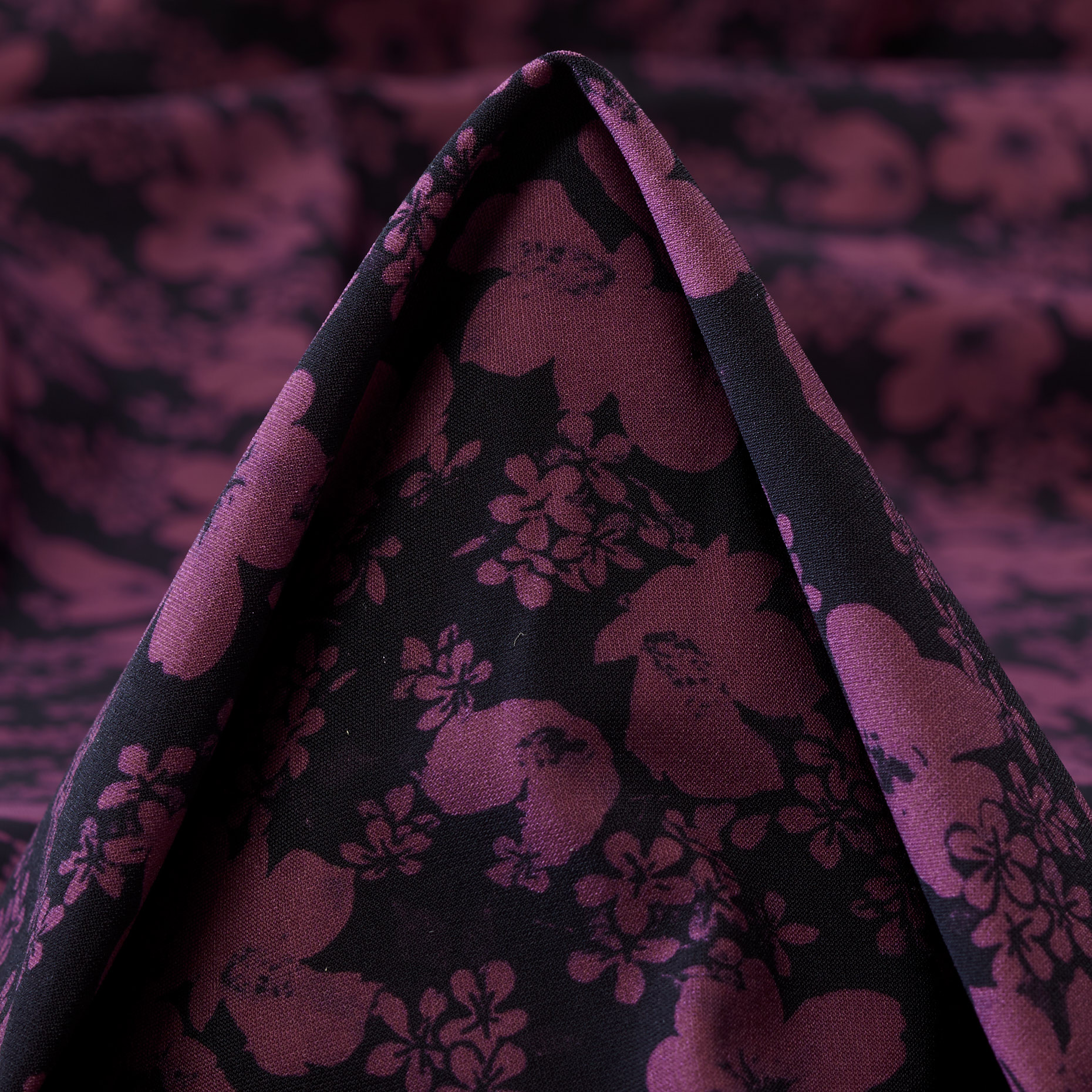 Techno Jersey, Estampado, Alta Elasticidad, Raven Black&Dahlia Mauve