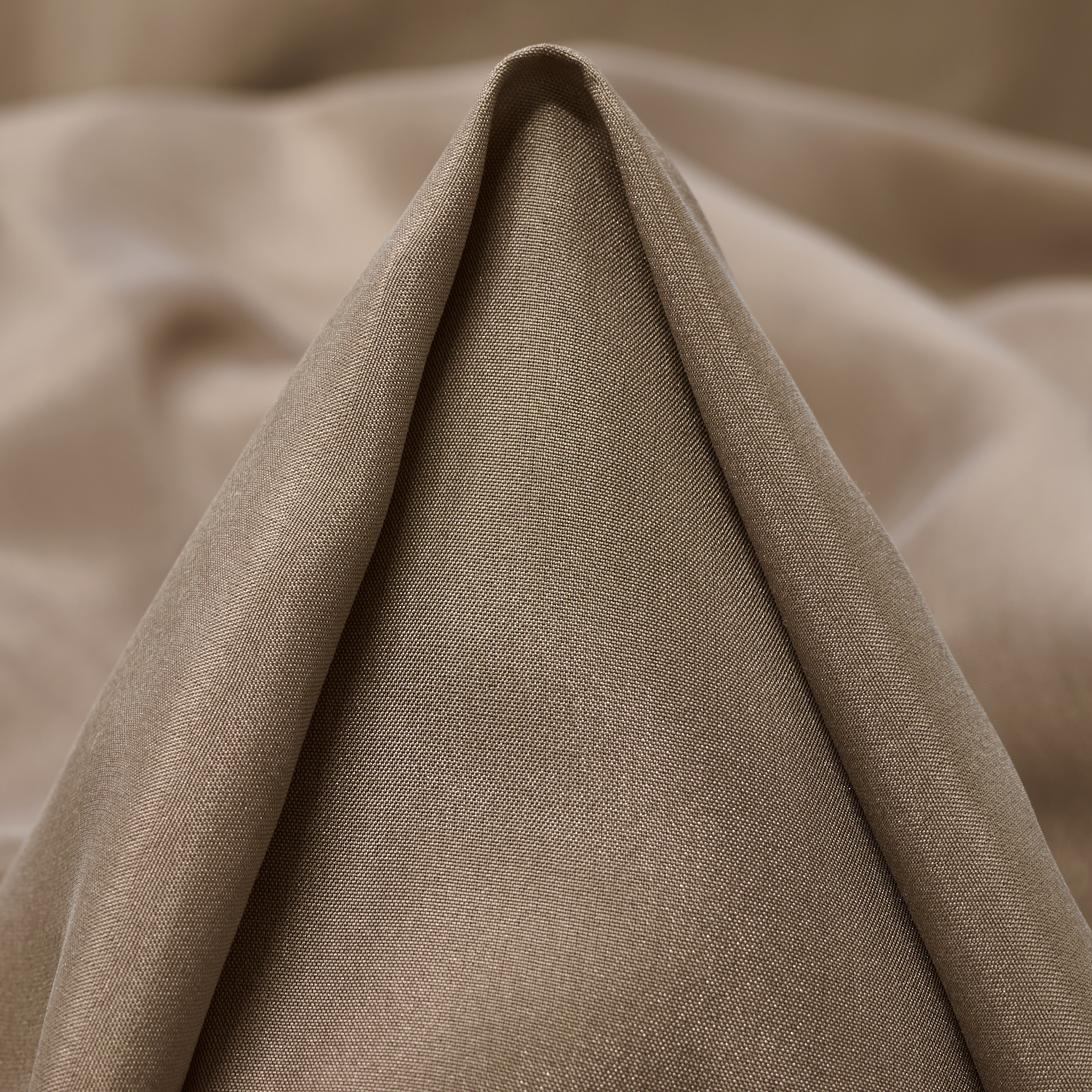 SATIN, SILK, SHIMMERING, SIMPLY TAUPE (F000049157)