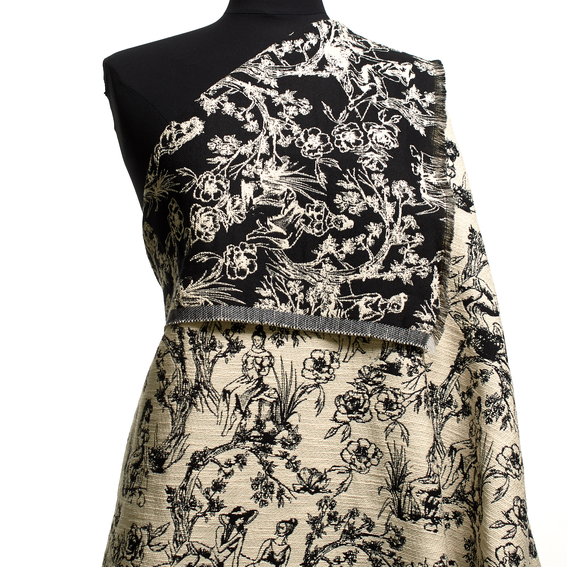 JACQUARD, COTTON, TOILE DE JOUY, SNOW WHITE&RAVEN BLACK (P000004460) - Mannequin