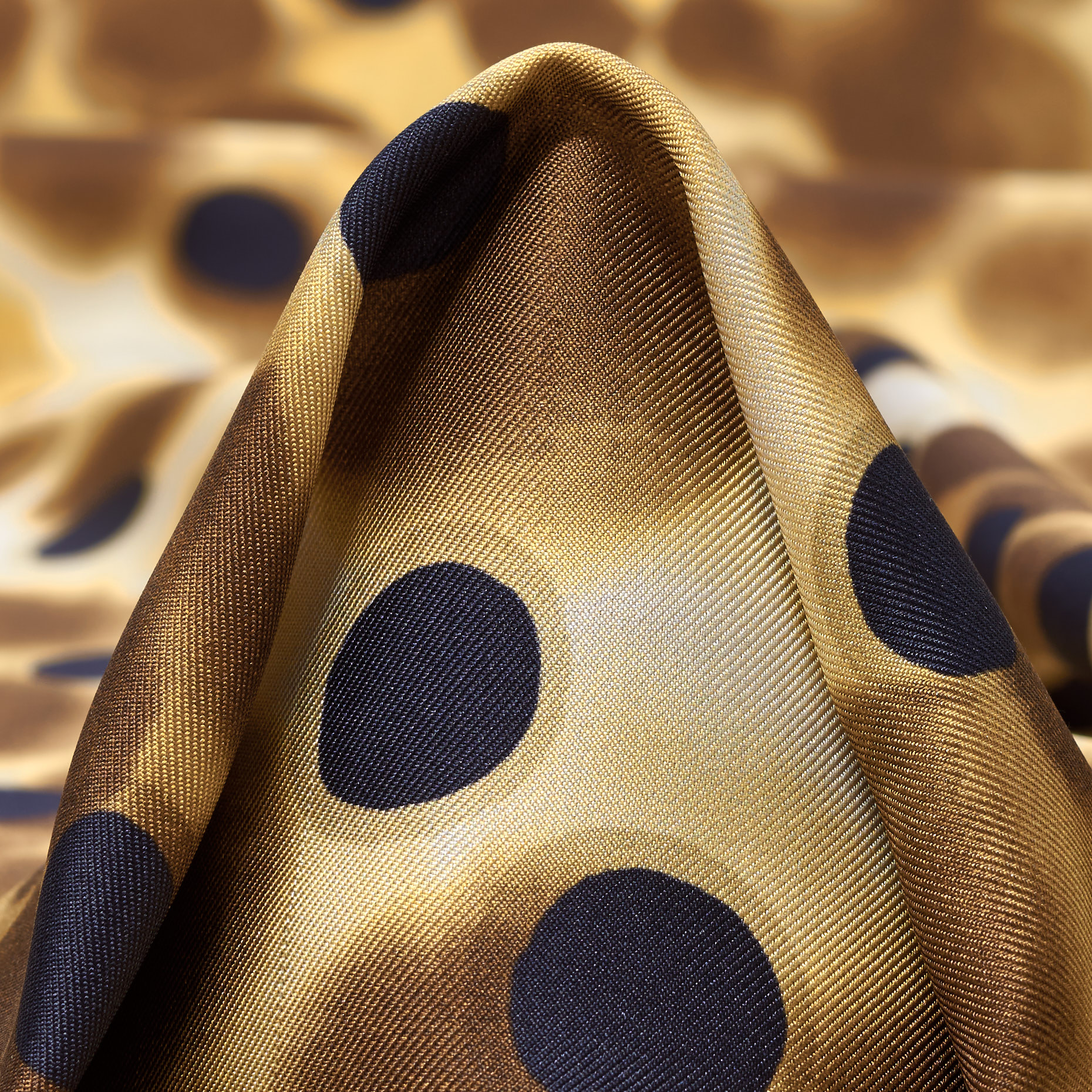 SILK, TWILL, DOTS, MAROON (F000007438)