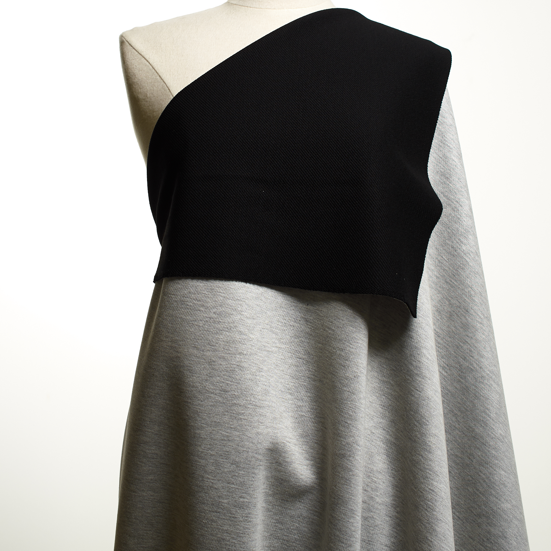 Двойной, Шерсть Смесовая, С пркрытием, Raven Silver (F000030594) - Манекен