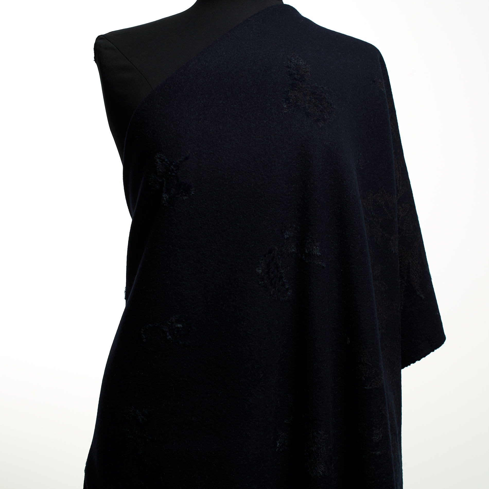 JACQUARD, WOOL, FLORAL, POLAR NIGHT (F000034075) - Mannequin