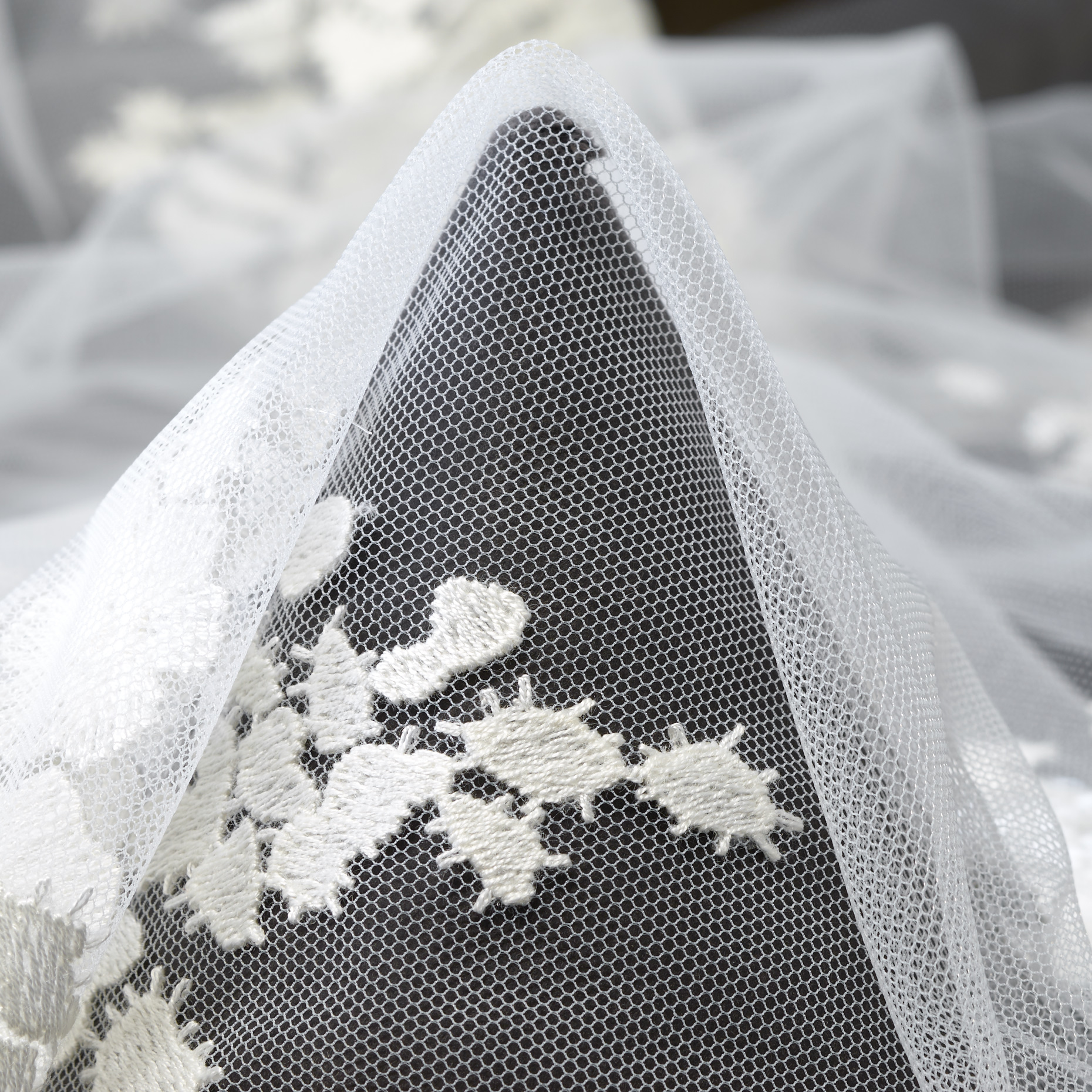 LACE, COTTON, SEQUIN, SNOW WHITE (F000047189)