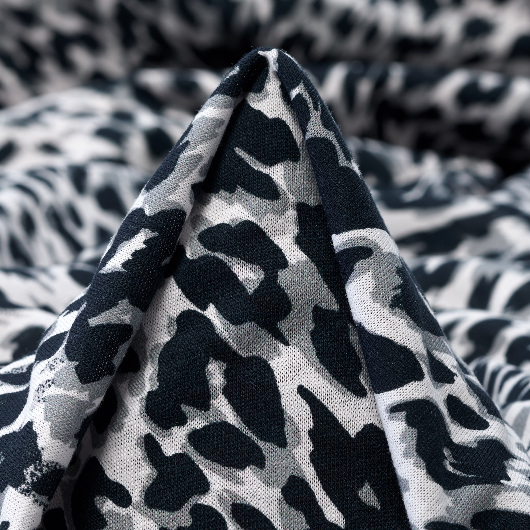 JERSEY, COTTON, ANIMAL, BLACK&BRILLIANT WHITE (F000038679)