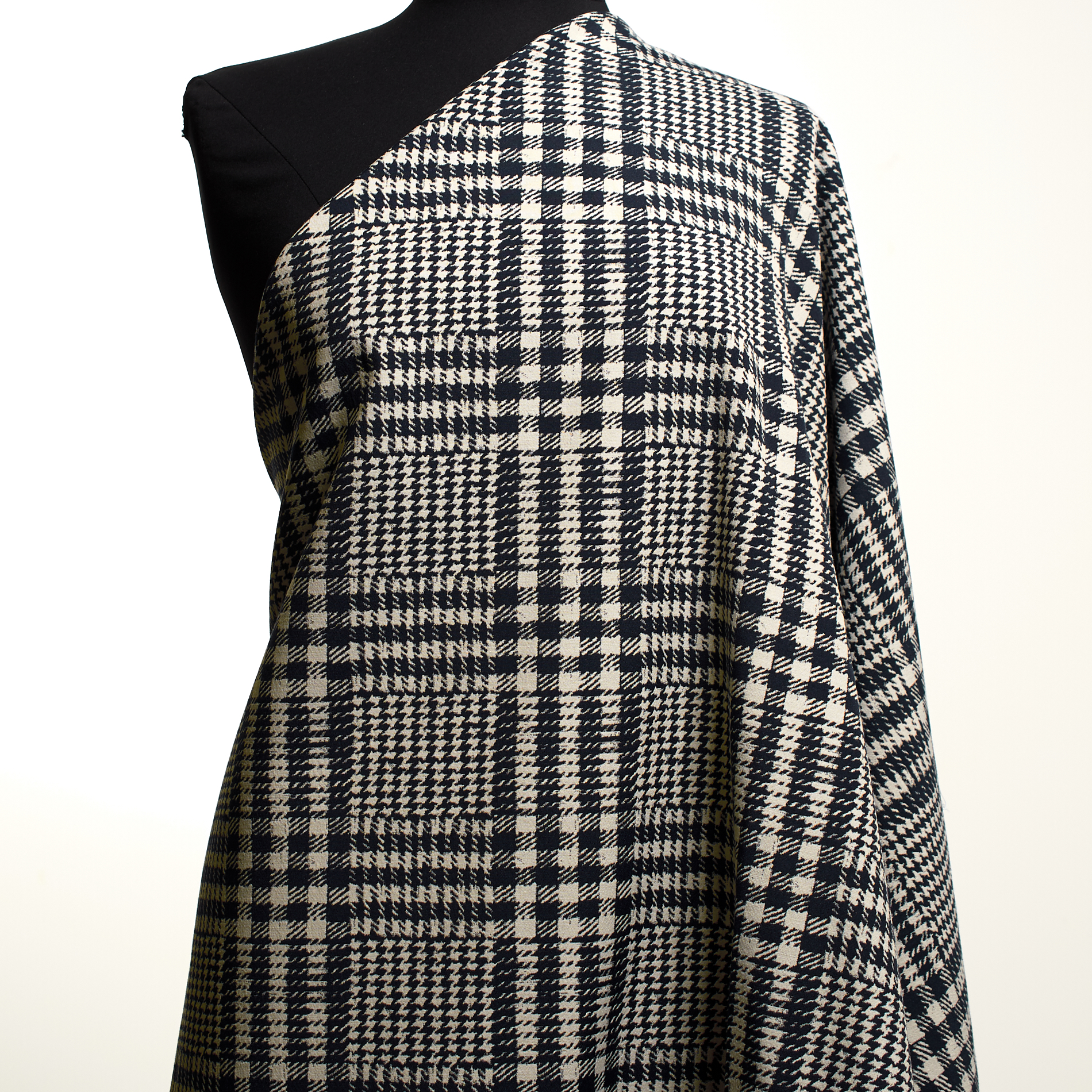 JACQUARD, COTTON ELASTIC, GLENCHECK, MIDNIGHT BLUE&IVORY (F000035388) - Mannequin