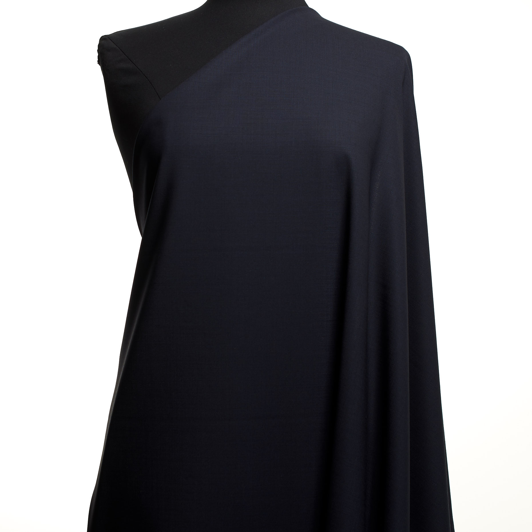 VIRGIN WOOL, ELASTIC, JET BLACK (F000029810) - Mannequin
