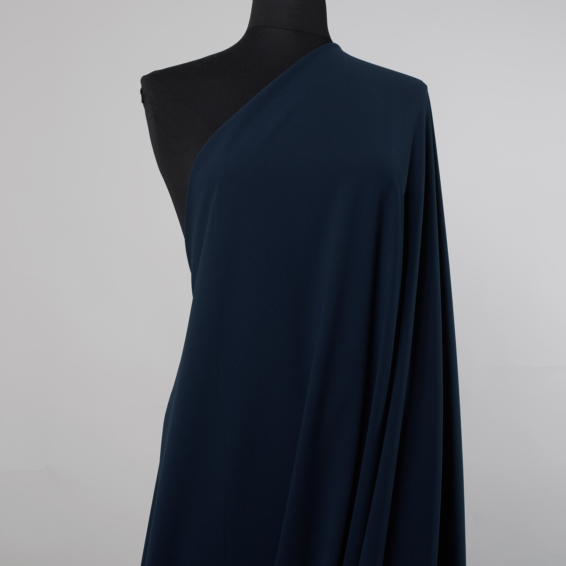 Crêpe De Chine, Medieval Blue (F000025418) - Manichino