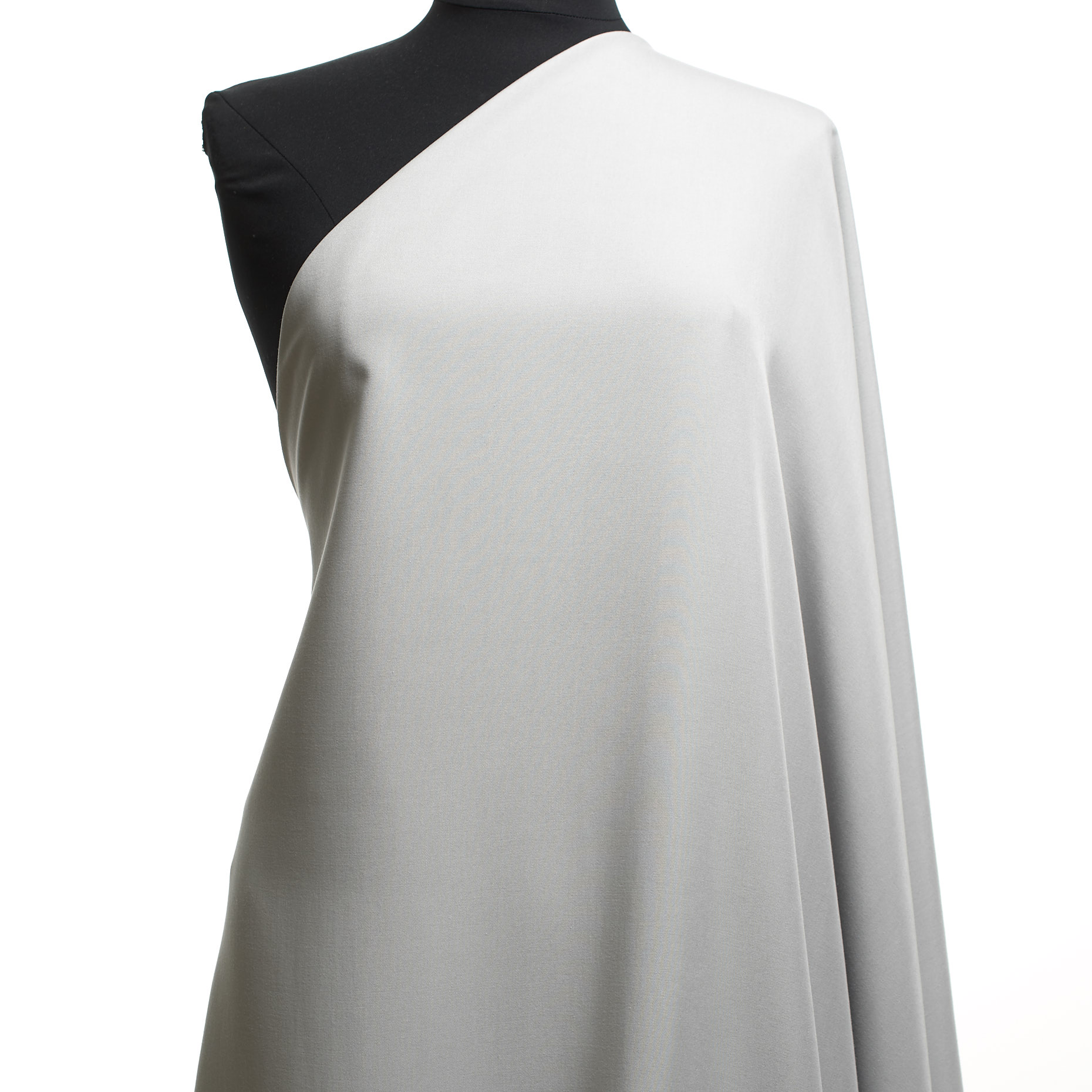 TENCEL, TWILL, GLACIER GRAY (P000002080) - Mannequin