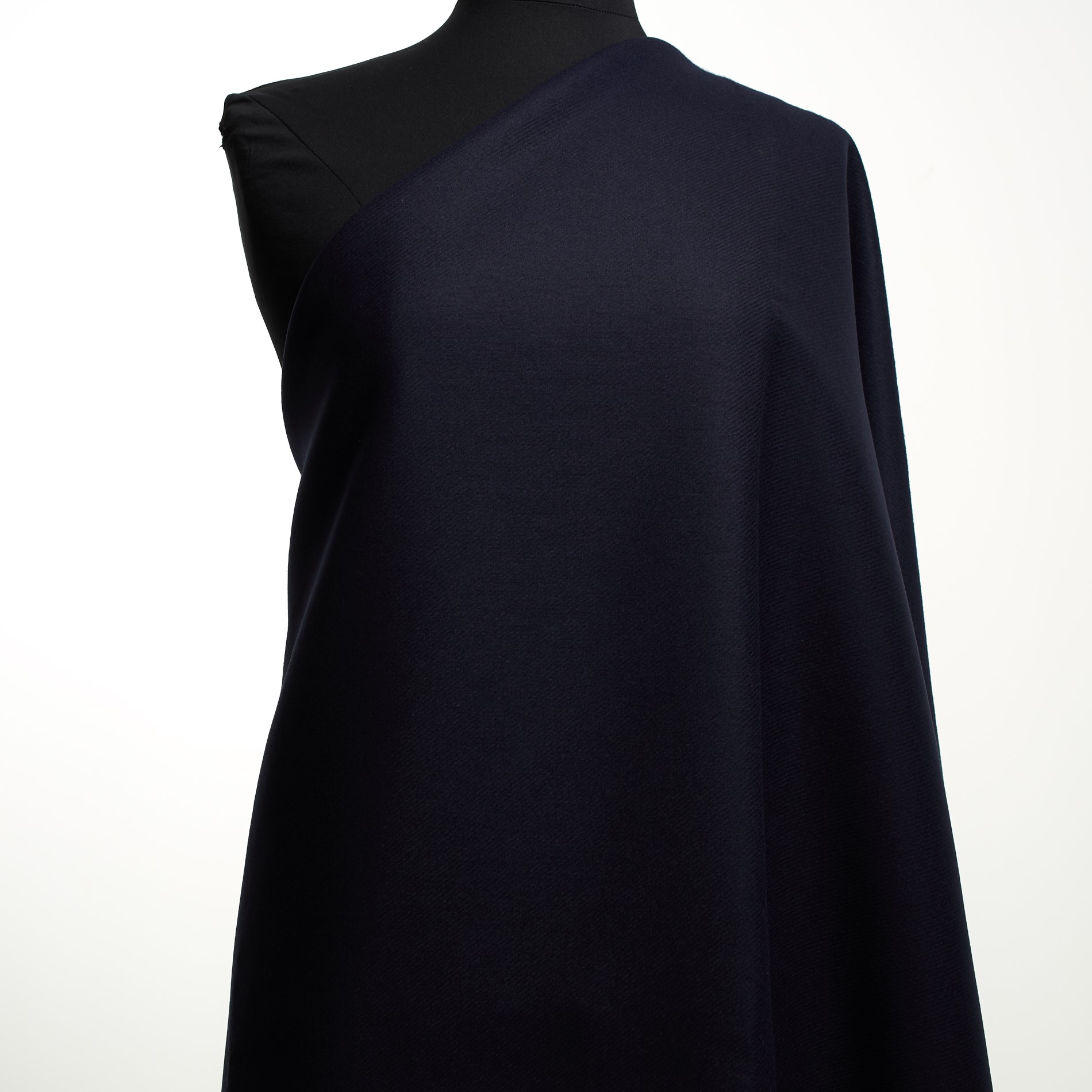 DOUBLE, VIRGIN WOOL, CASHMERE BLEND, MIDNIGHT BLUE (F000033800) - Mannequin