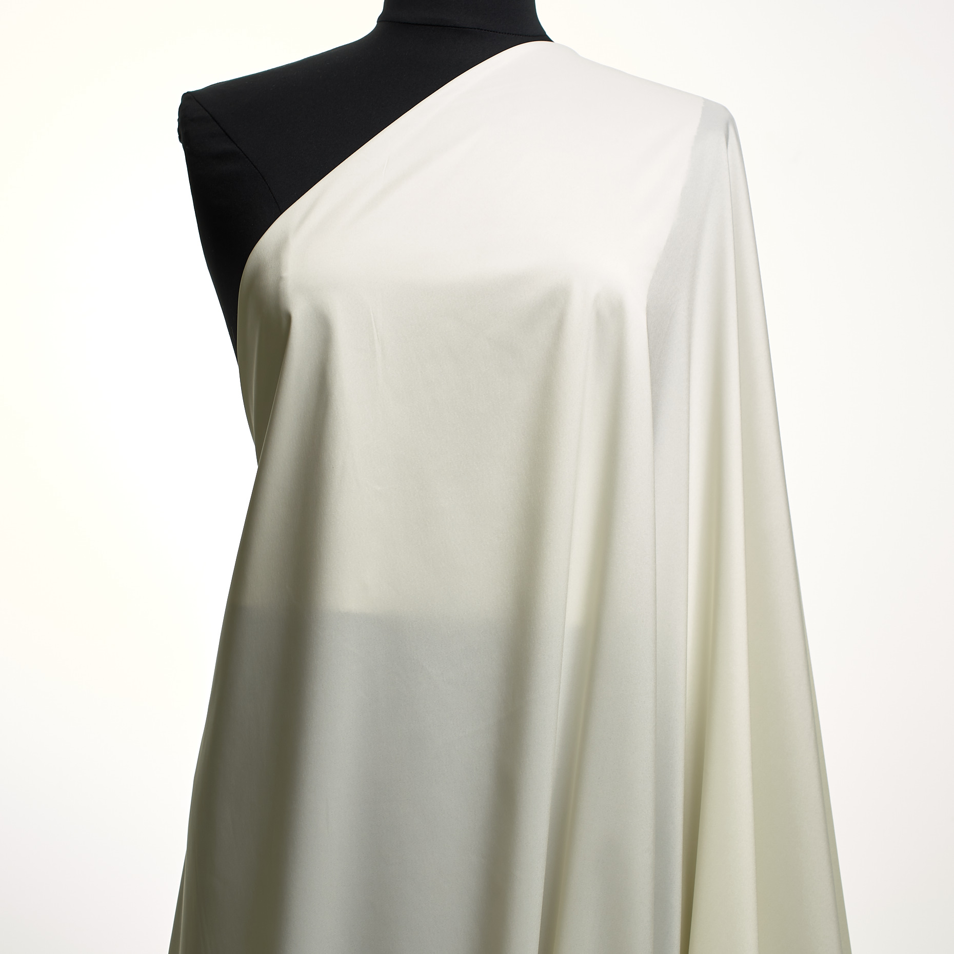 POPLIN, ELASTIC, PEARL (F000027464) - Mannequin