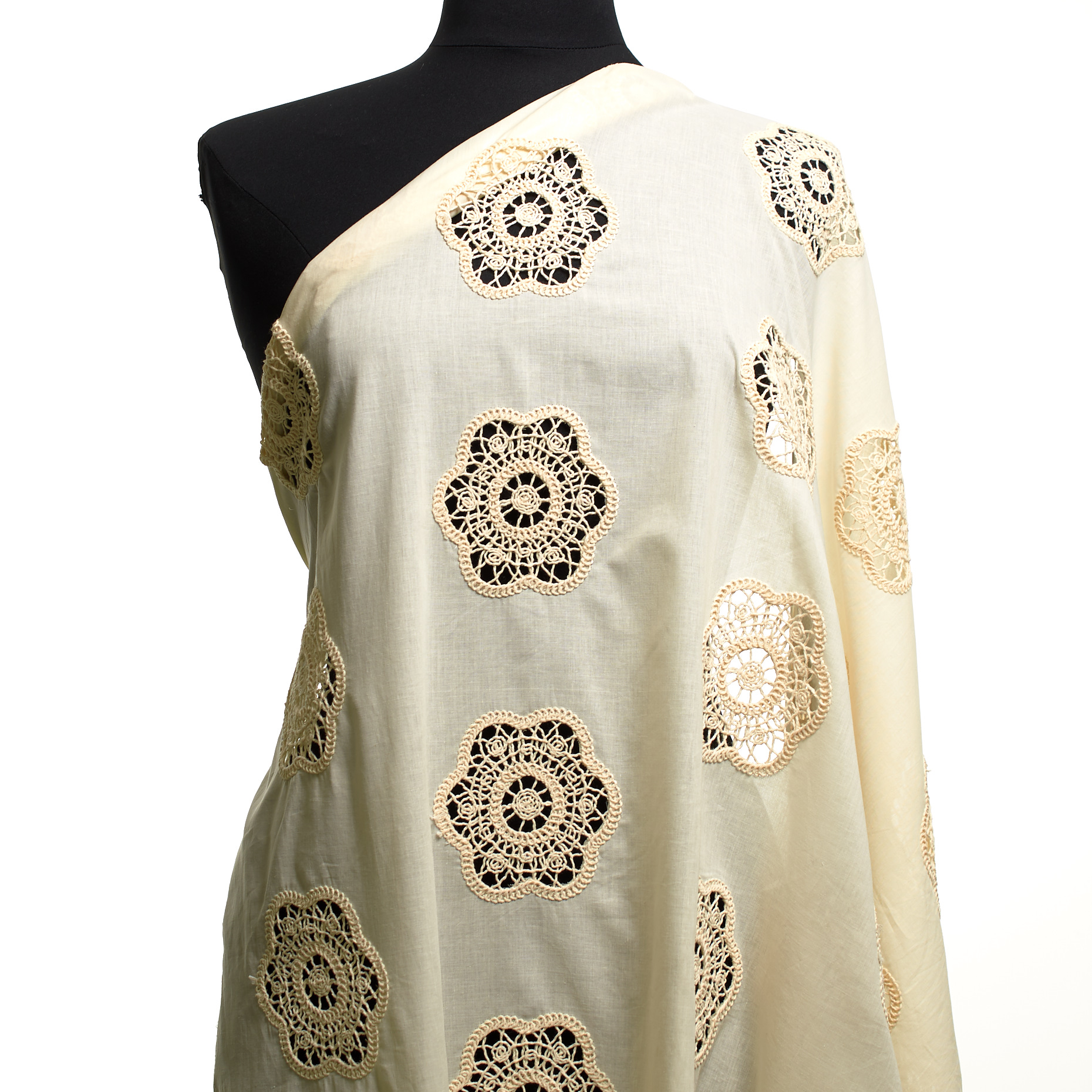 BATISTE, COTTON, EMBROIDERED, SNOW WHITE (F000048754) - Mannequin