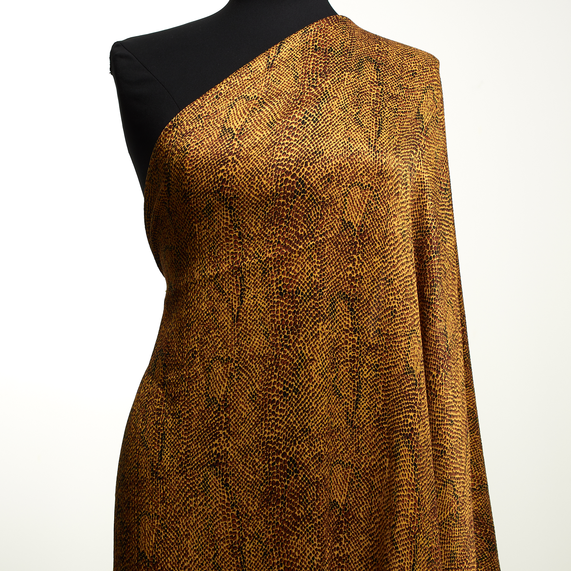 SILK, COTTON, WRINKLY, HONEY (T0000055) - Mannequin