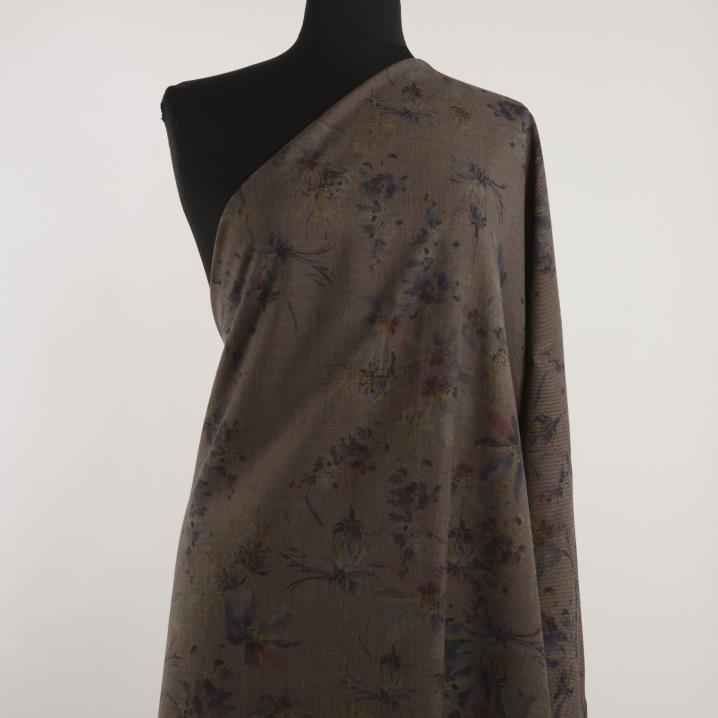 VISCOSE BLEND, PRINTED, FLORAL, MUSHROOM&ANTHRACITE (AQ000009) - Mannequin