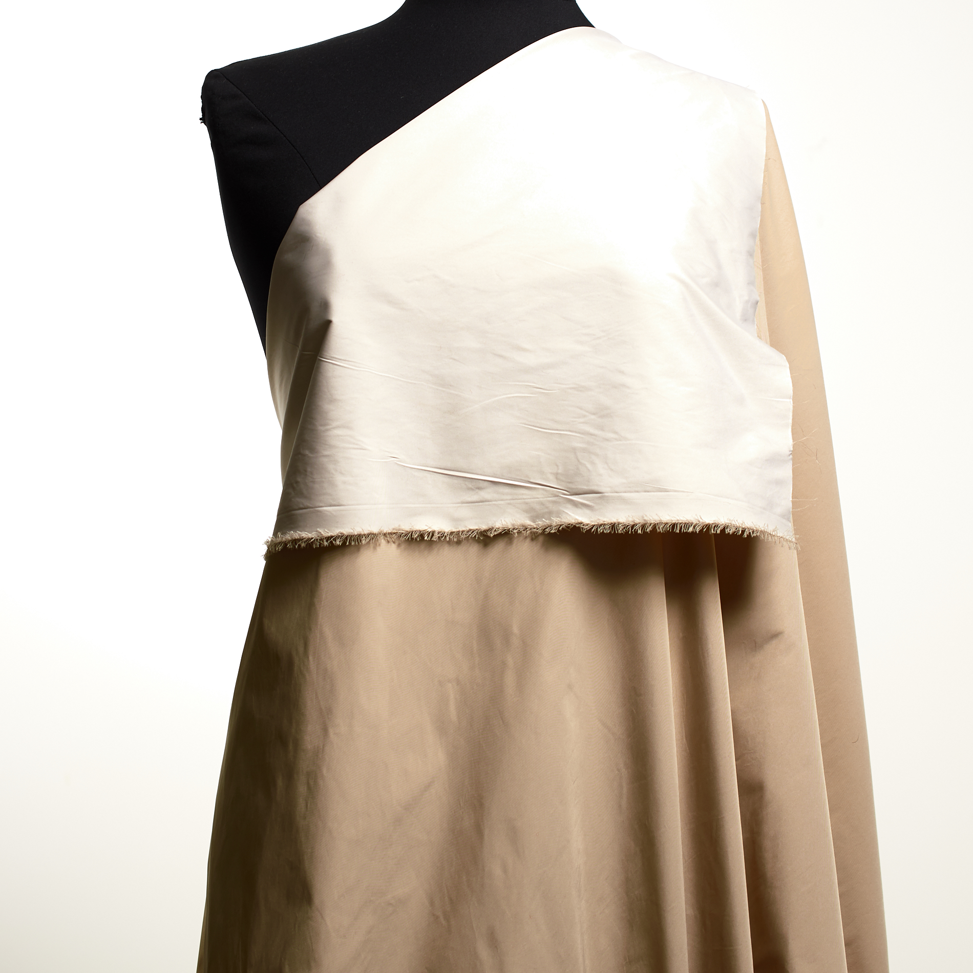 TAFFETA, OYSTER GRAY (F000032403) - Mannequin