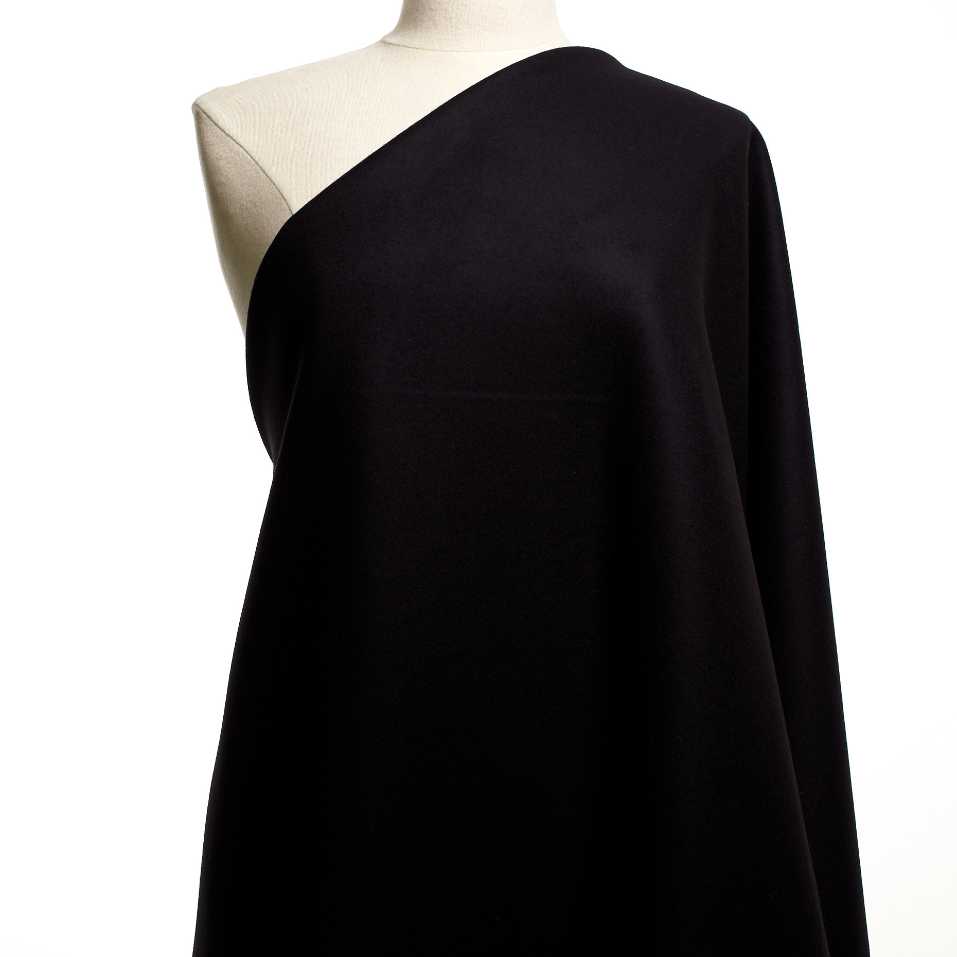 Double, Laine, Raven Black (T0000444) - Mannequin