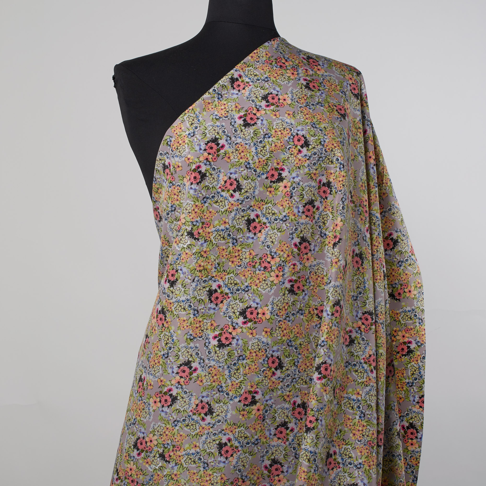 SILK EFFECT, FLORAL, VAPOR BLUE&SHELL PINK (F000026588) - Mannequin