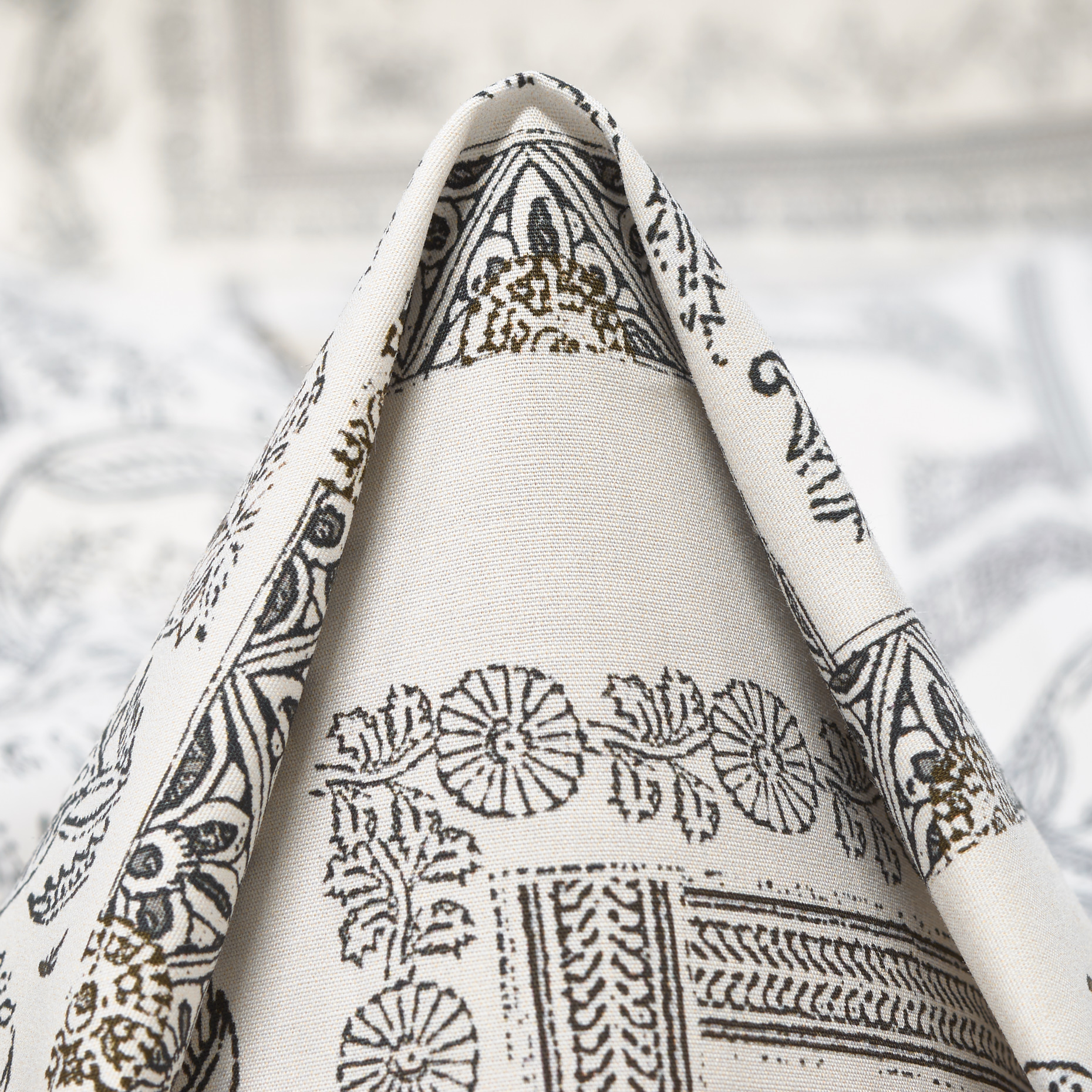 POPLIN, COTTON, PRINTED, SNOW WHITE&RAVEN BLACK (F000049145)