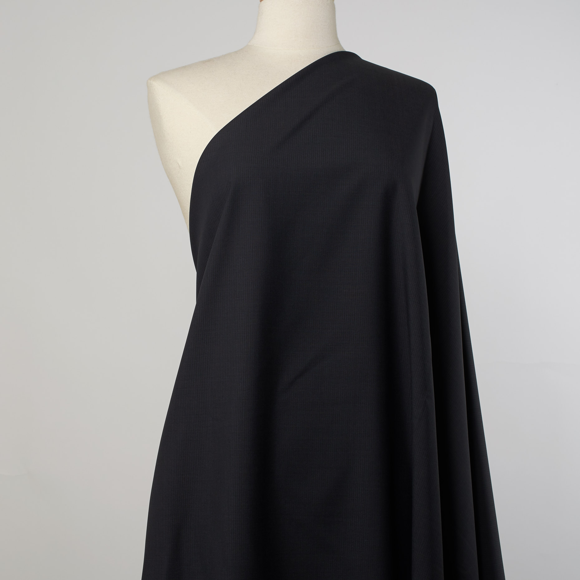 COOL WOOL, STRIPES, ATOMIC BLUE&RAVEN BLACK (F000024137) - Mannequin