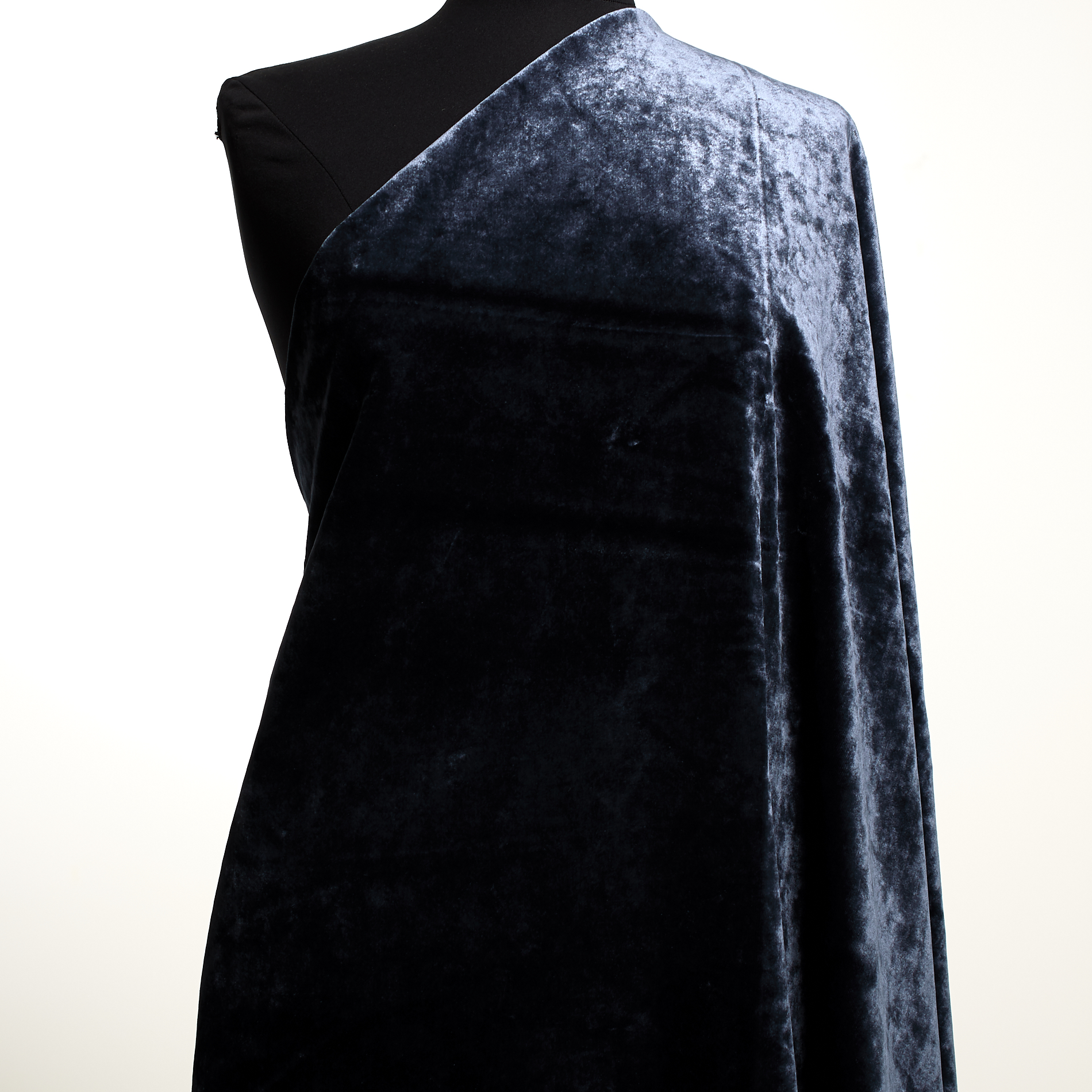 VELVET, VISCOSE, MOOD INDIGO (C0002160) - Mannequin