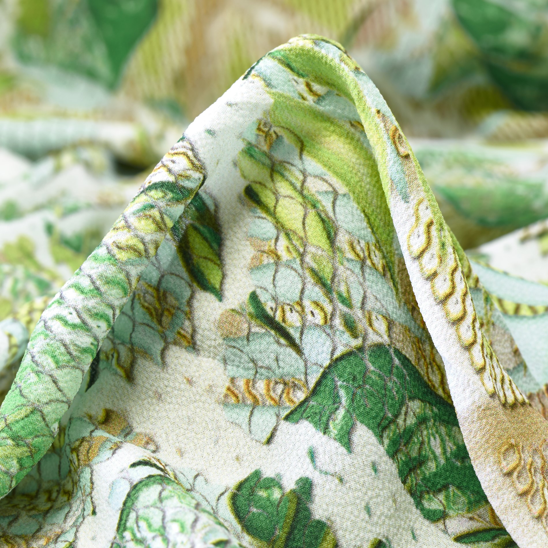 Креп, Цветы, Жатая, Skywriting&Lettuce Green (F000032308)