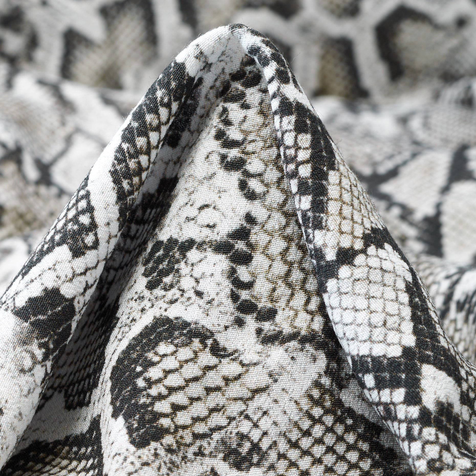 Krepa, Wiskoza, Wydrukowany, Granite Gray (F000040379)