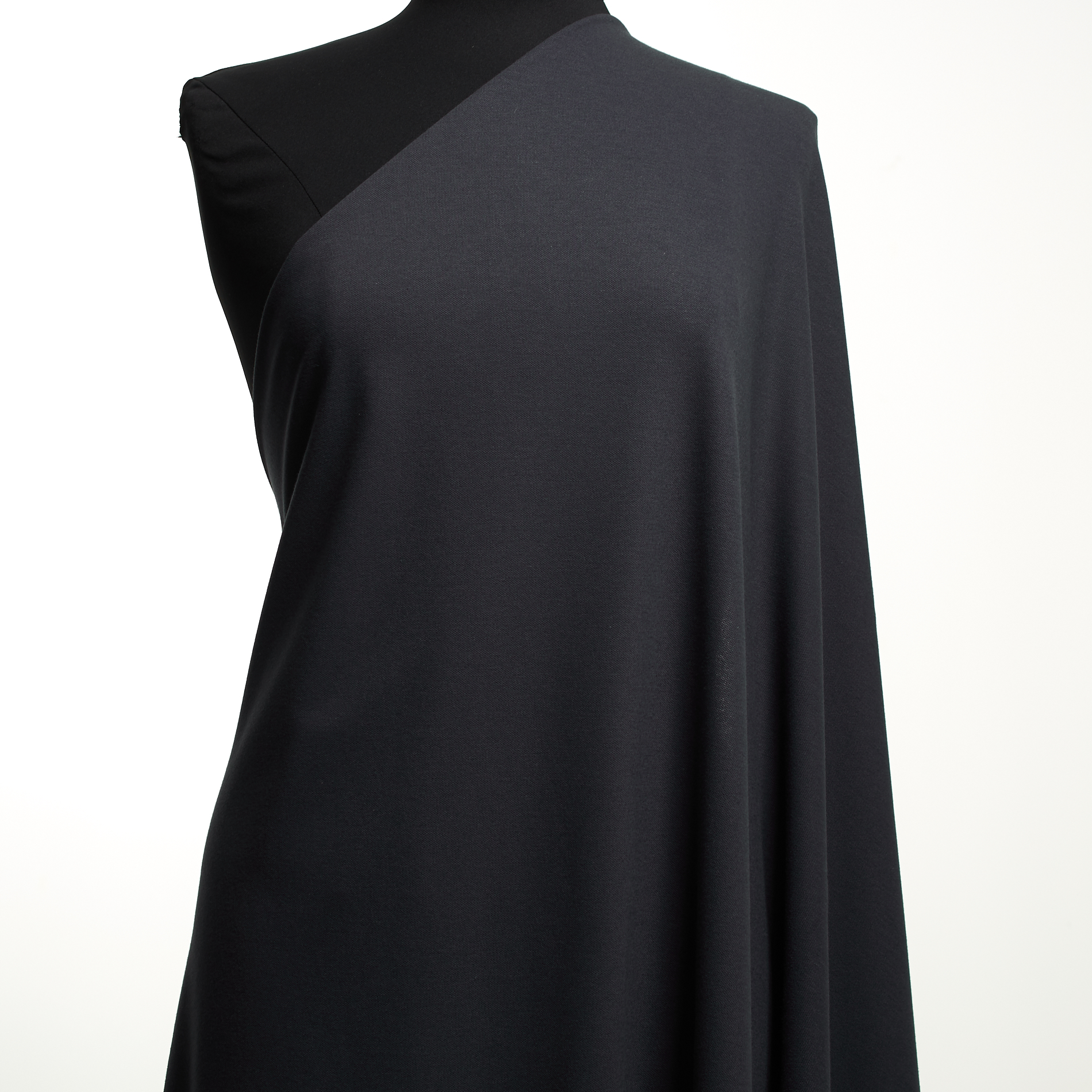 SINGLE JERSEY, COTTON, MIDNIGHT NAVY (F000034678) - Mannequin