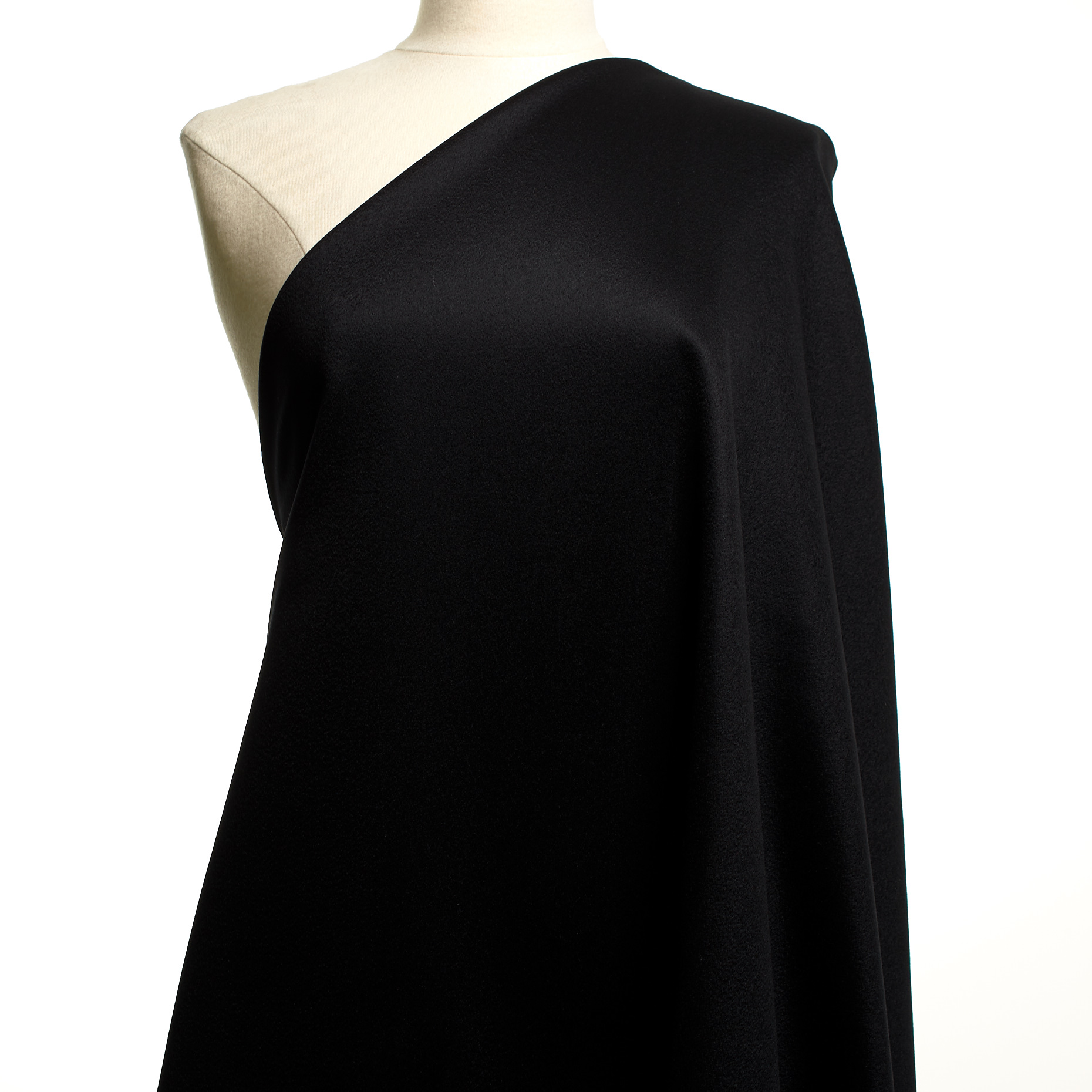 DRAP, PURE CASHMERE, RAVEN BLACK (F000048503) - Mannequin