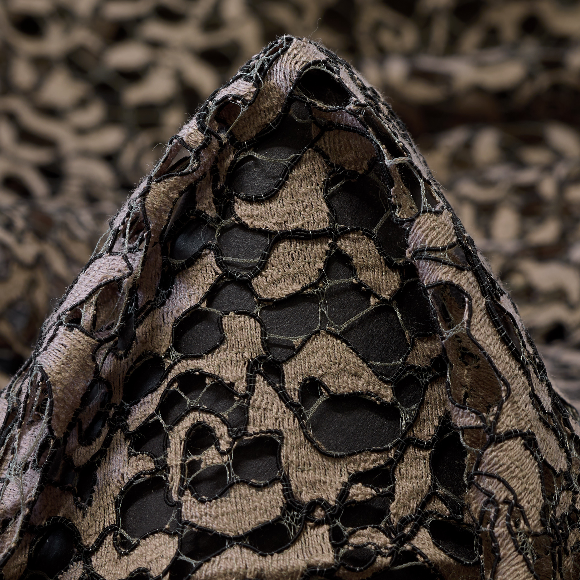 LACE, COTTON, VISCOSE, SIMPLY TAUPE&JET BLACK (F000045648)