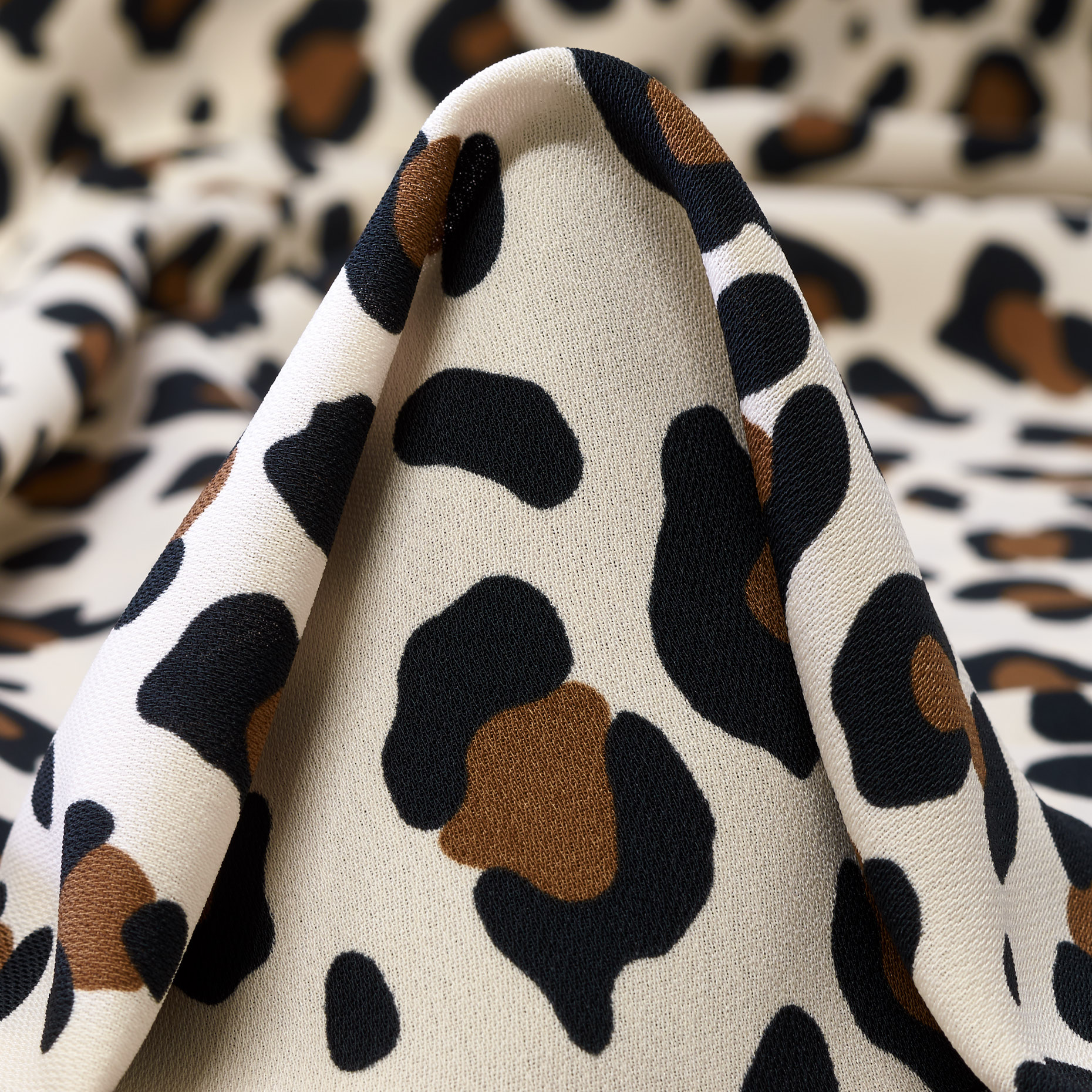 CRÊPE, ANIMAL, PRINTED, ANTIQUE WHITE&RAVEN BLACK (F000047021)