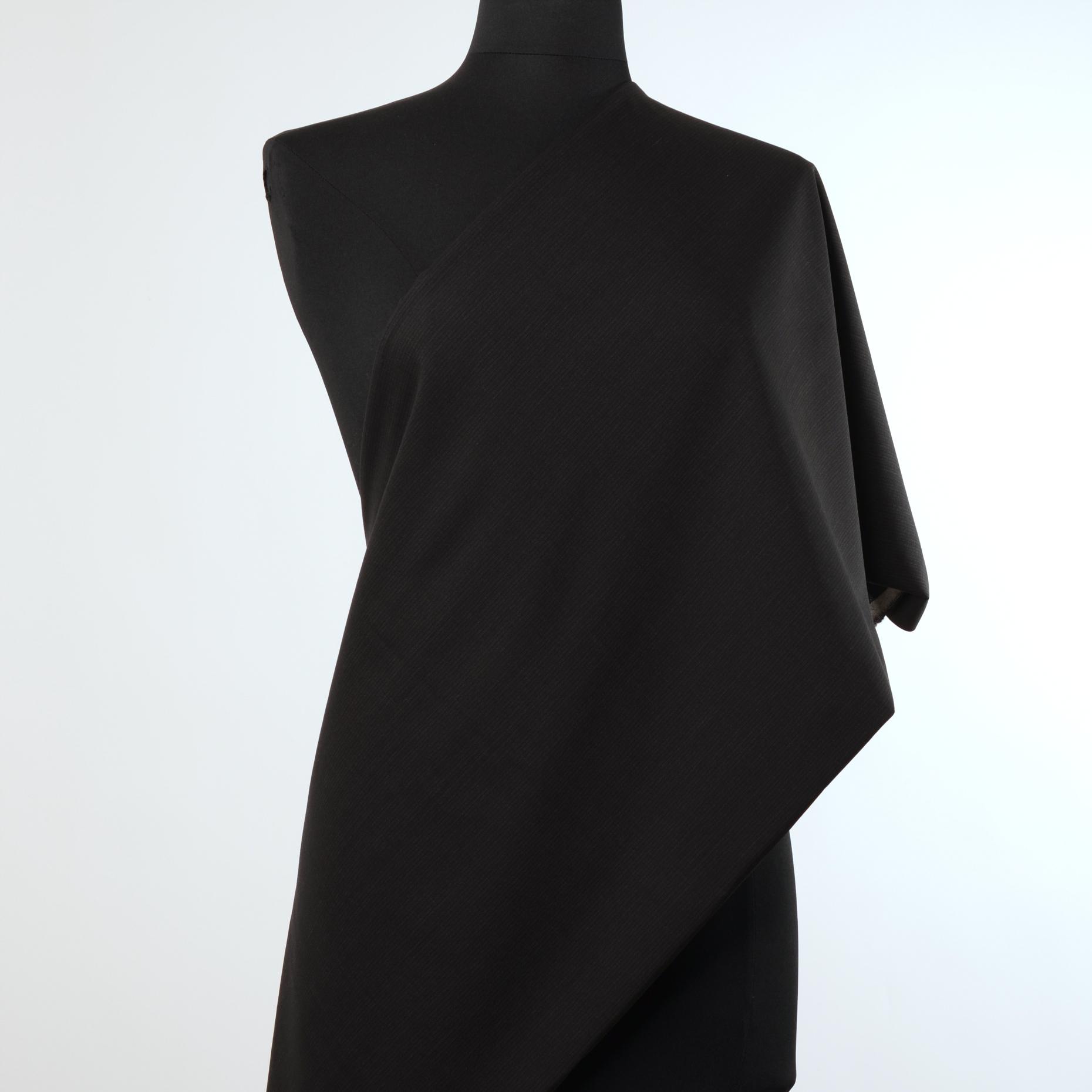 COOL WOOL, VIRGIN WOOL, MICRO DESIGN, BLACK SAND (F000012631) - Mannequin