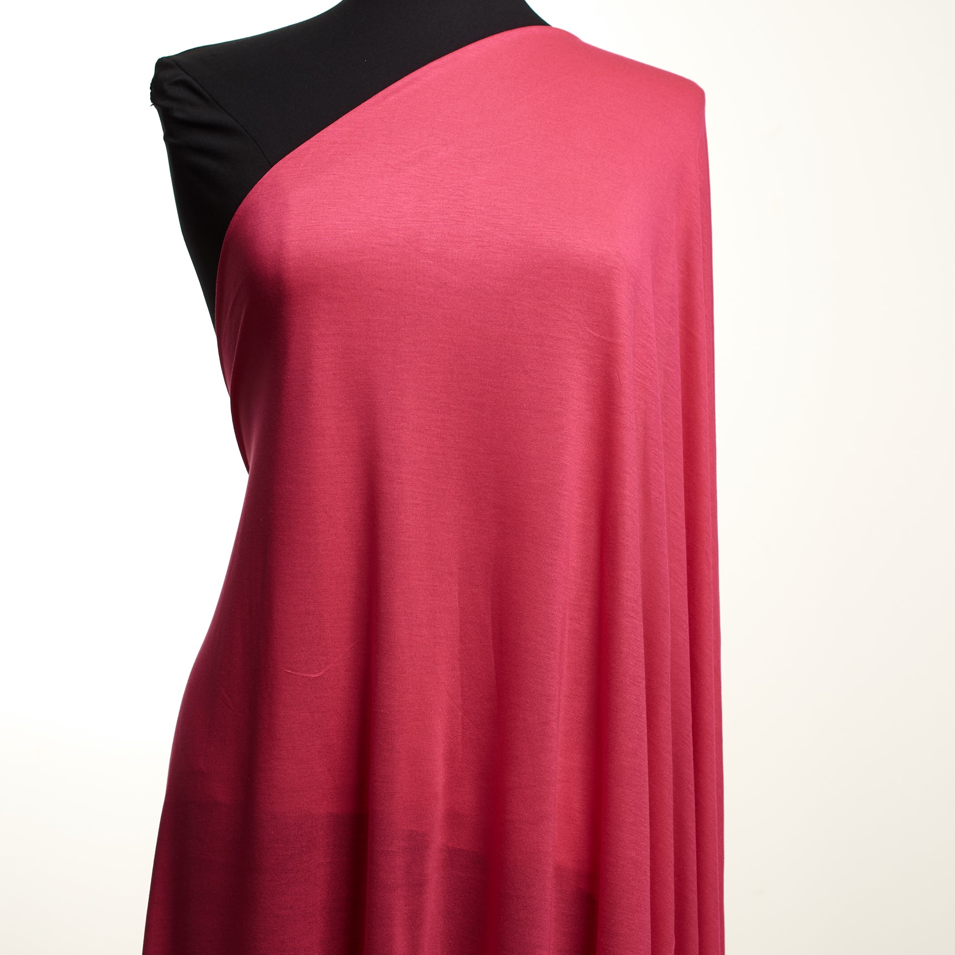 SINGLE JERSEY, VISCOSE, HOT PINK (F000031665) - Mannequin