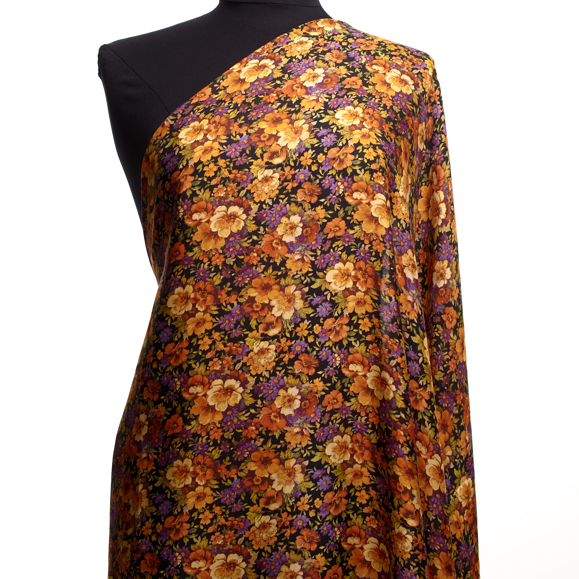 VISCOSE, SILK, PRINTED, DUSTY ORANGE&RAVEN BLACK (F000040130) - Mannequin