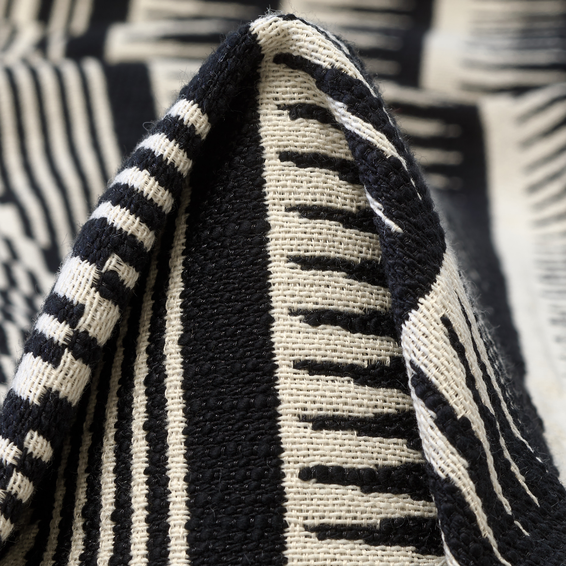 Jacquard, Baumwolle, Geometrisches Design, Vanilla Ice&Raven Black (P000004470)