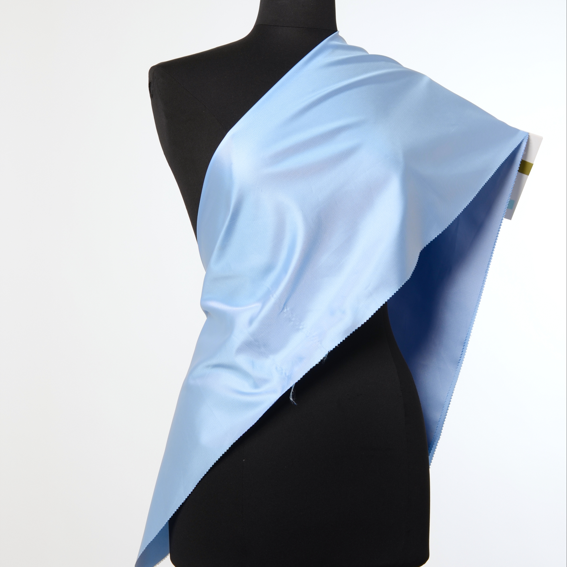 LINING, SHIMMERING, AIRY BLUE (F000006105) - Mannequin