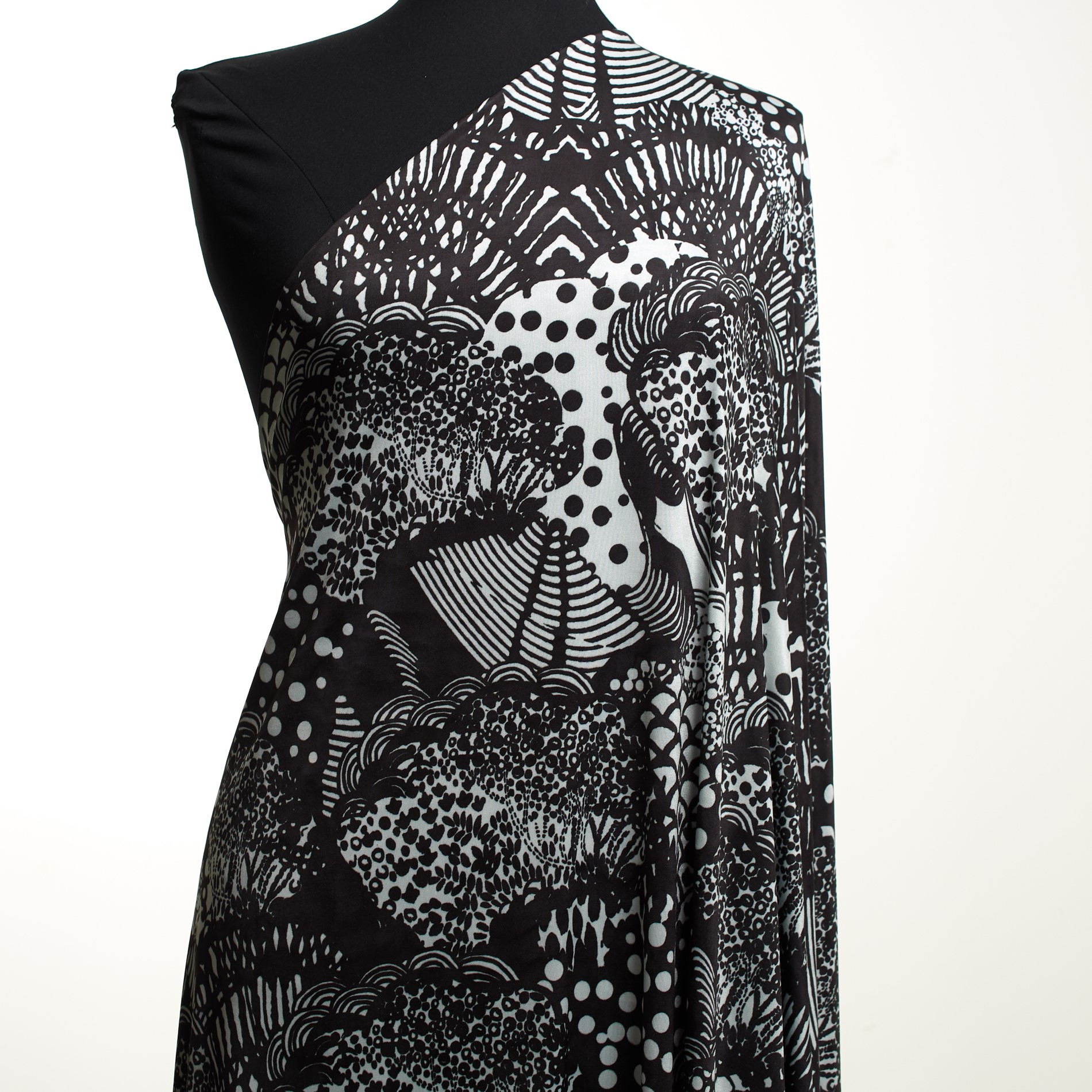 Single Jersey, Stampato, Black&Snow White (F000031224) - Manichino