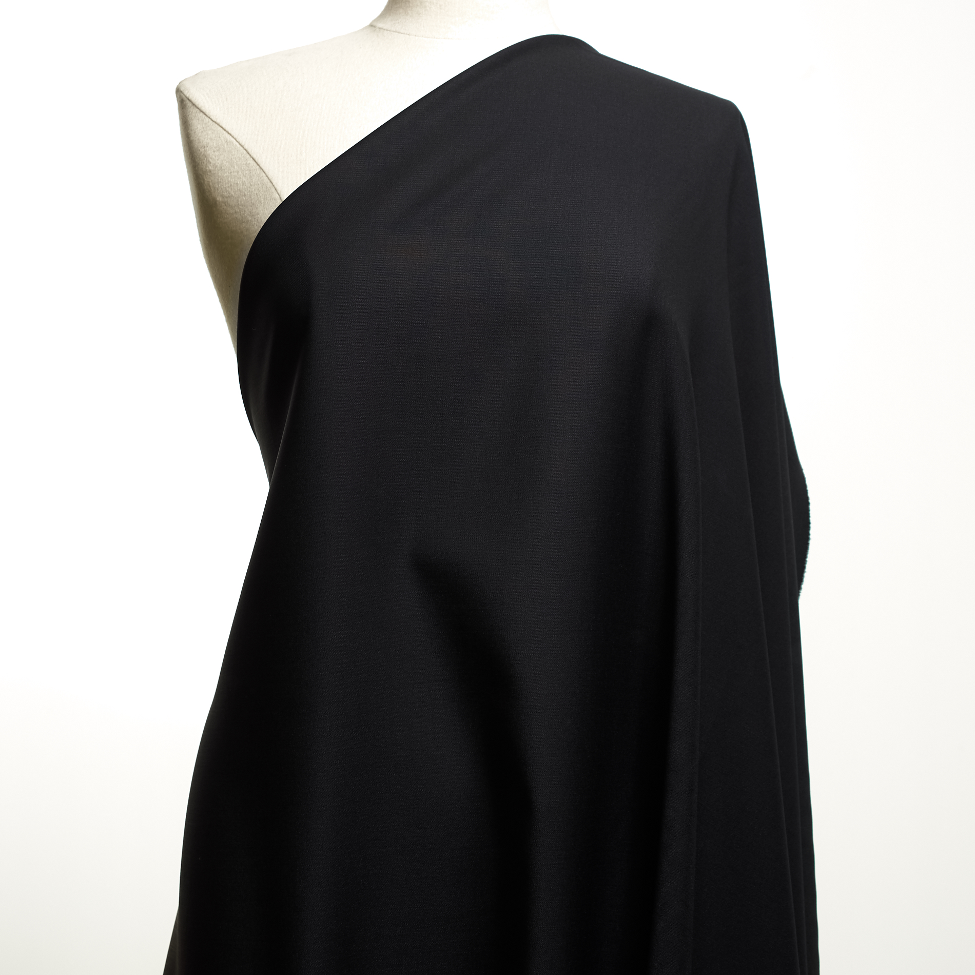 Laine Vierge, Mohair, Jet Black (F000034434) - Mannequin