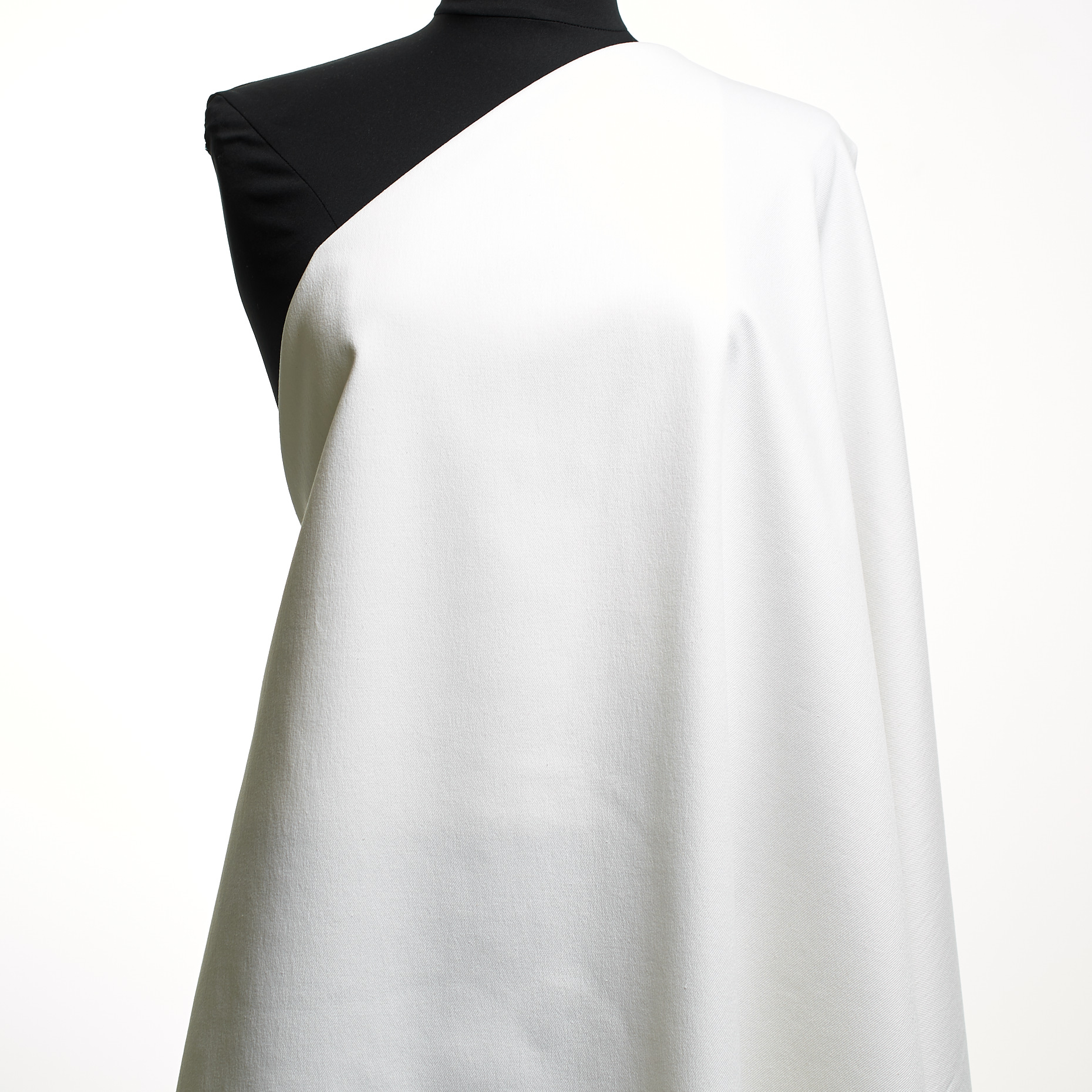 TWILL, COTTON, ELASTIC, BRILLIANT WHITE (F000047067) - Mannequin