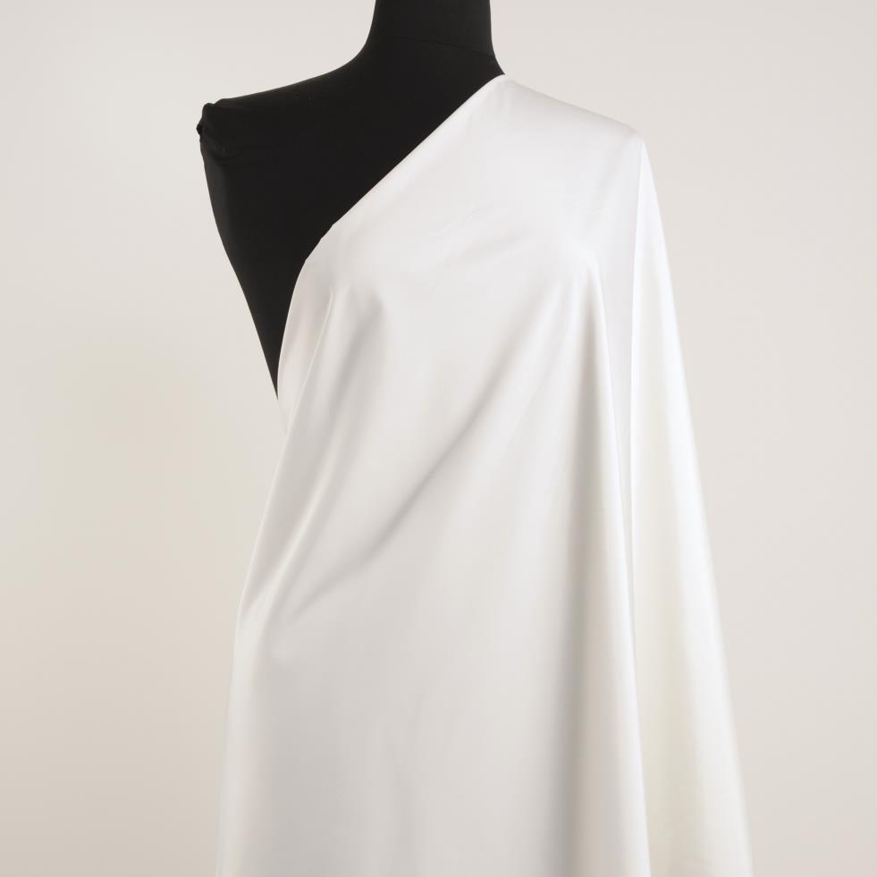 OUTDOOR, BRILLIANT WHITE (F000027467) - Mannequin