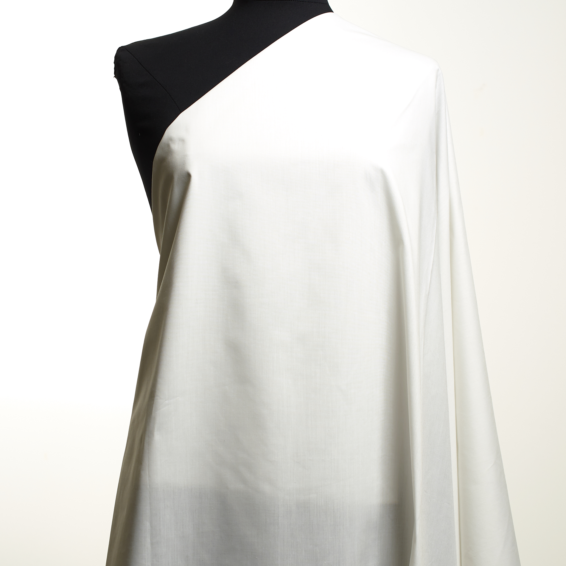 BATISTE, COTTON, SNOW WHITE (F000033736) - Mannequin