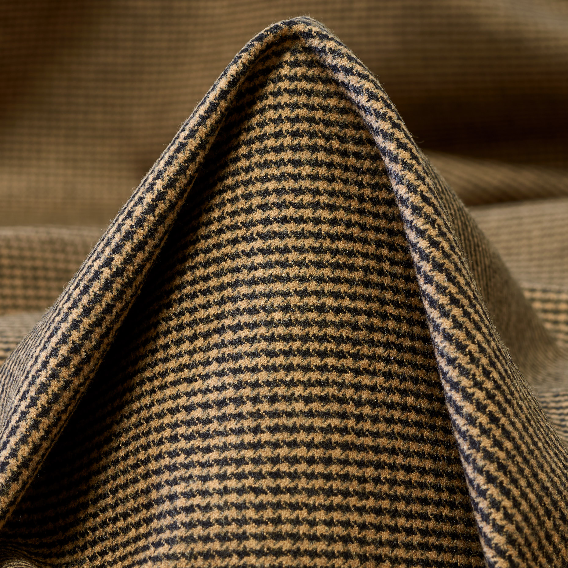 Franela, Viscosa Mix, Pata de Gallo, Ginger Snap&Raven Black (F000043801)