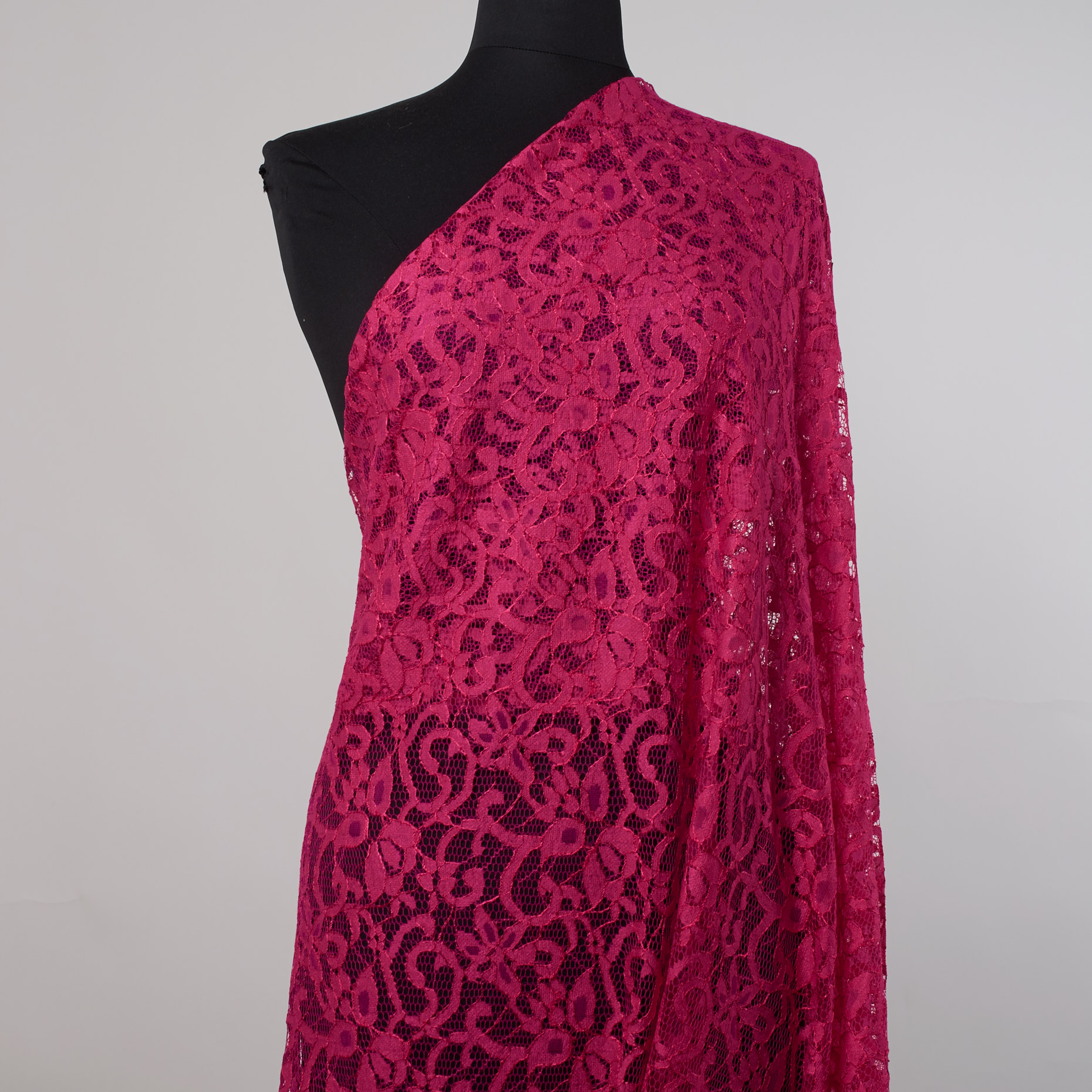 Dentelle, Viscose , Raspberry (F000025339) - Mannequin