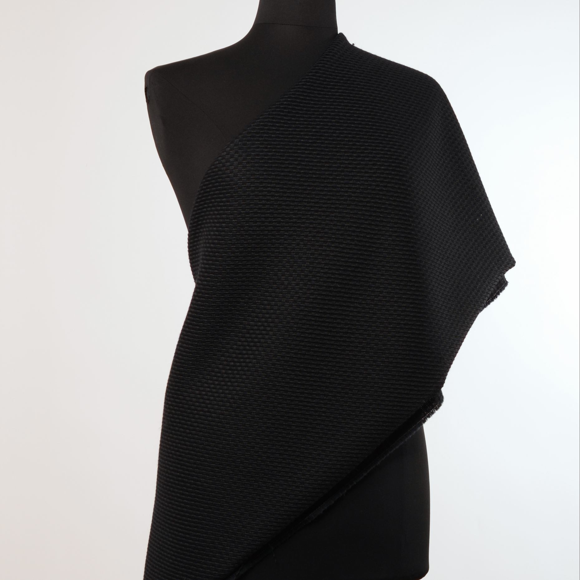 Твил, Шерсть Виргинская, Black Sand (F000007877) - Манекен