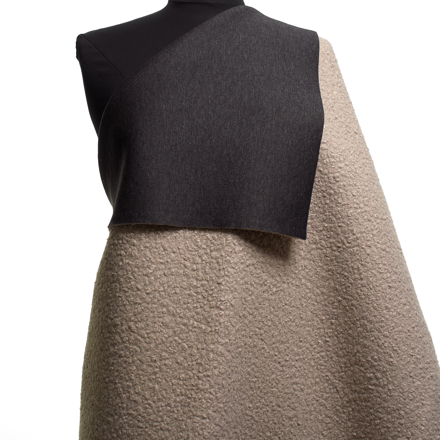 DOUBLE, BOUCLÉ, VISCOSE BLEND, ATMOSPHERE (F000042189) - Mannequin