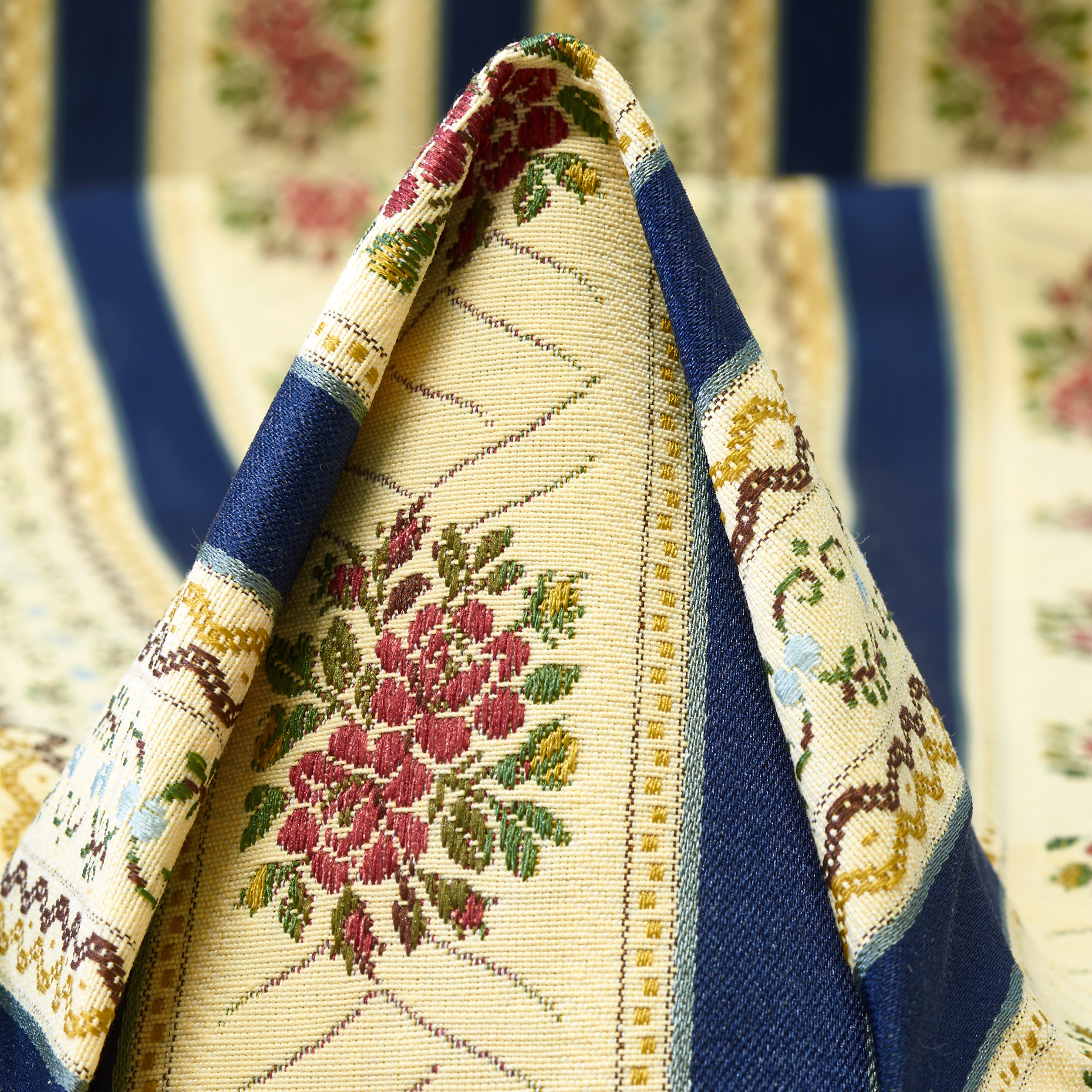 JACQUARD, COTTON, FLORAL, ANTIQUE WHITE&MOOD INDIGO (F000049597)