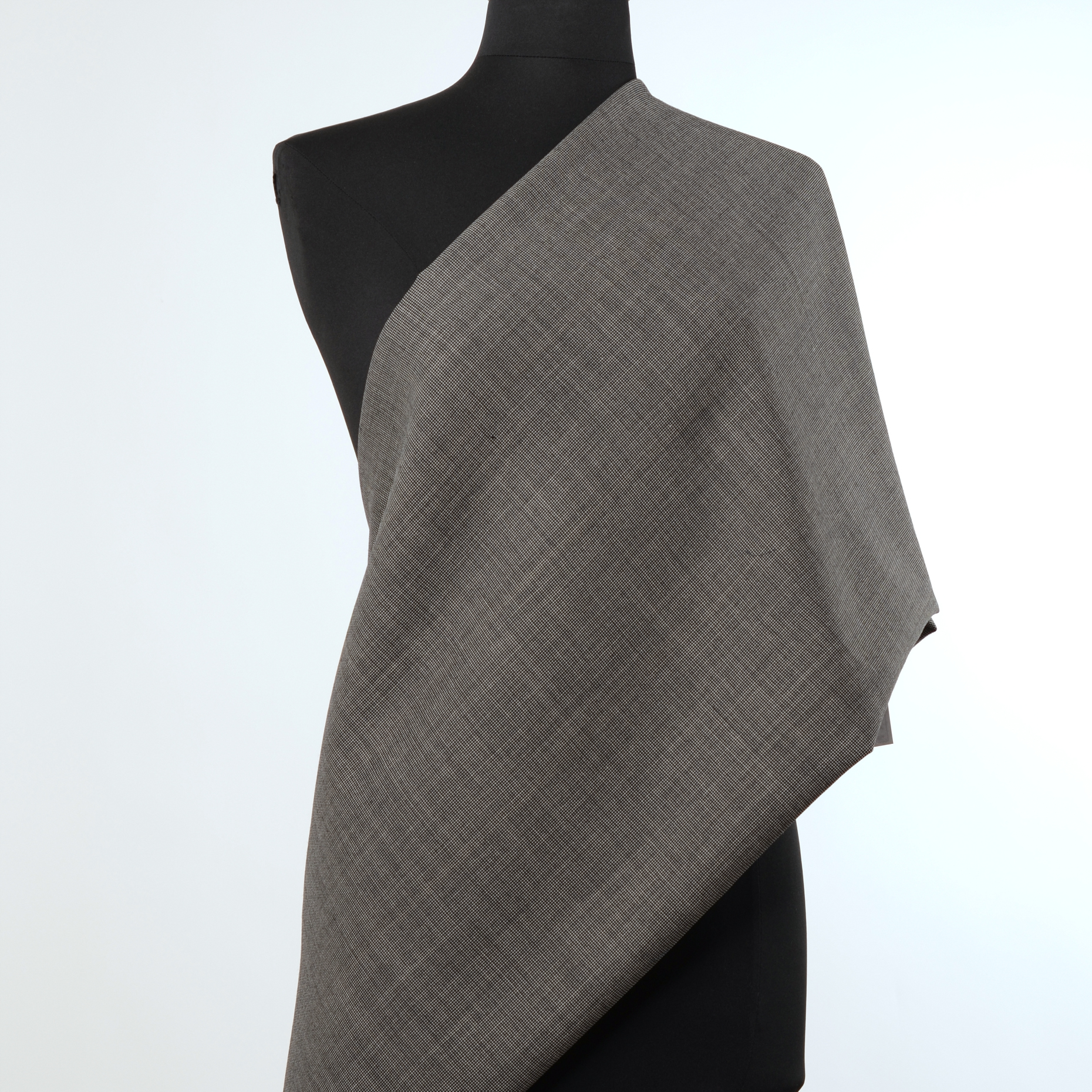 COOL WOOL, MICRO DESIGN, BLACK&SNOW WHITE (F000006109) - Mannequin