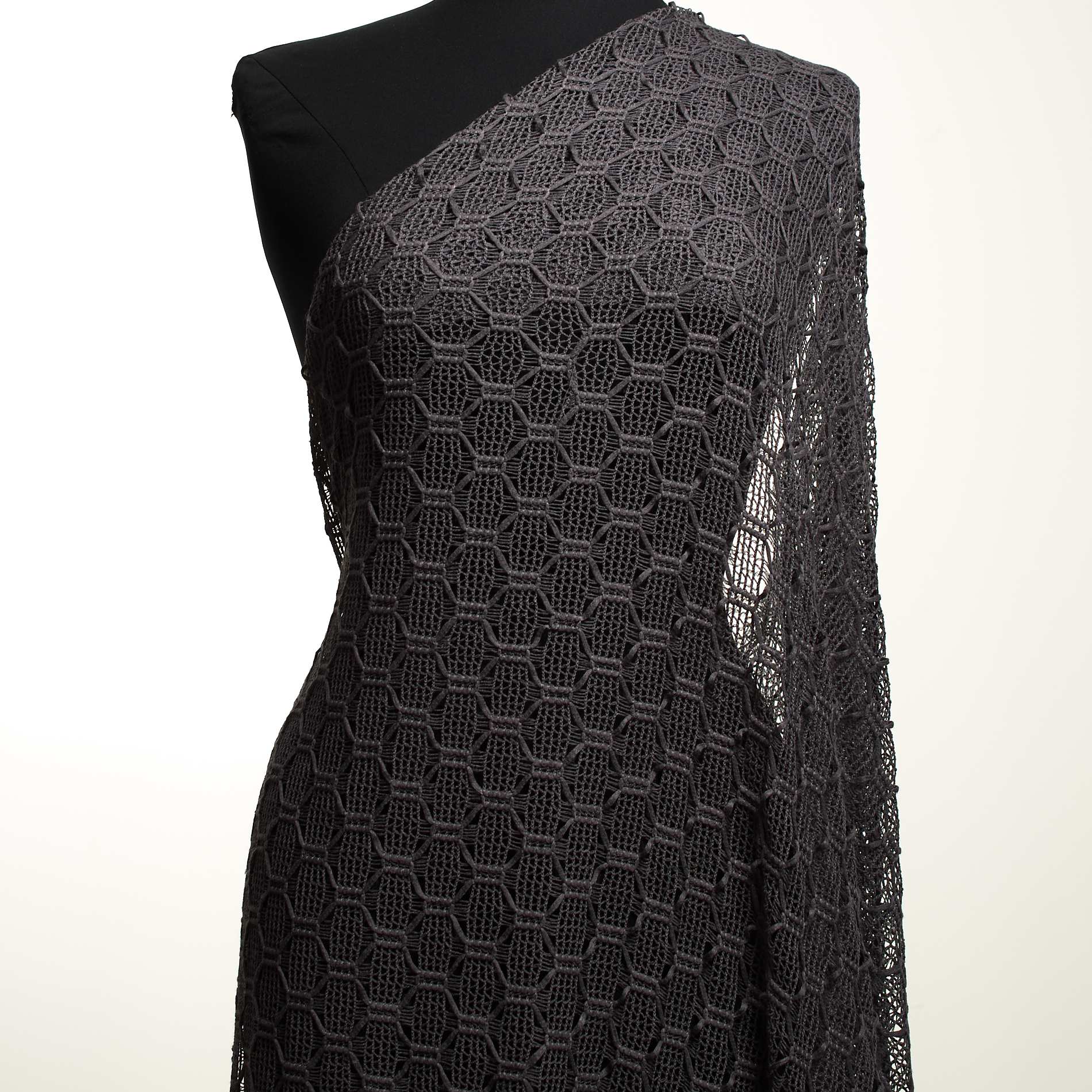 Кружево, Вискоза, Принт, Asphalt (F000033466) - Манекен