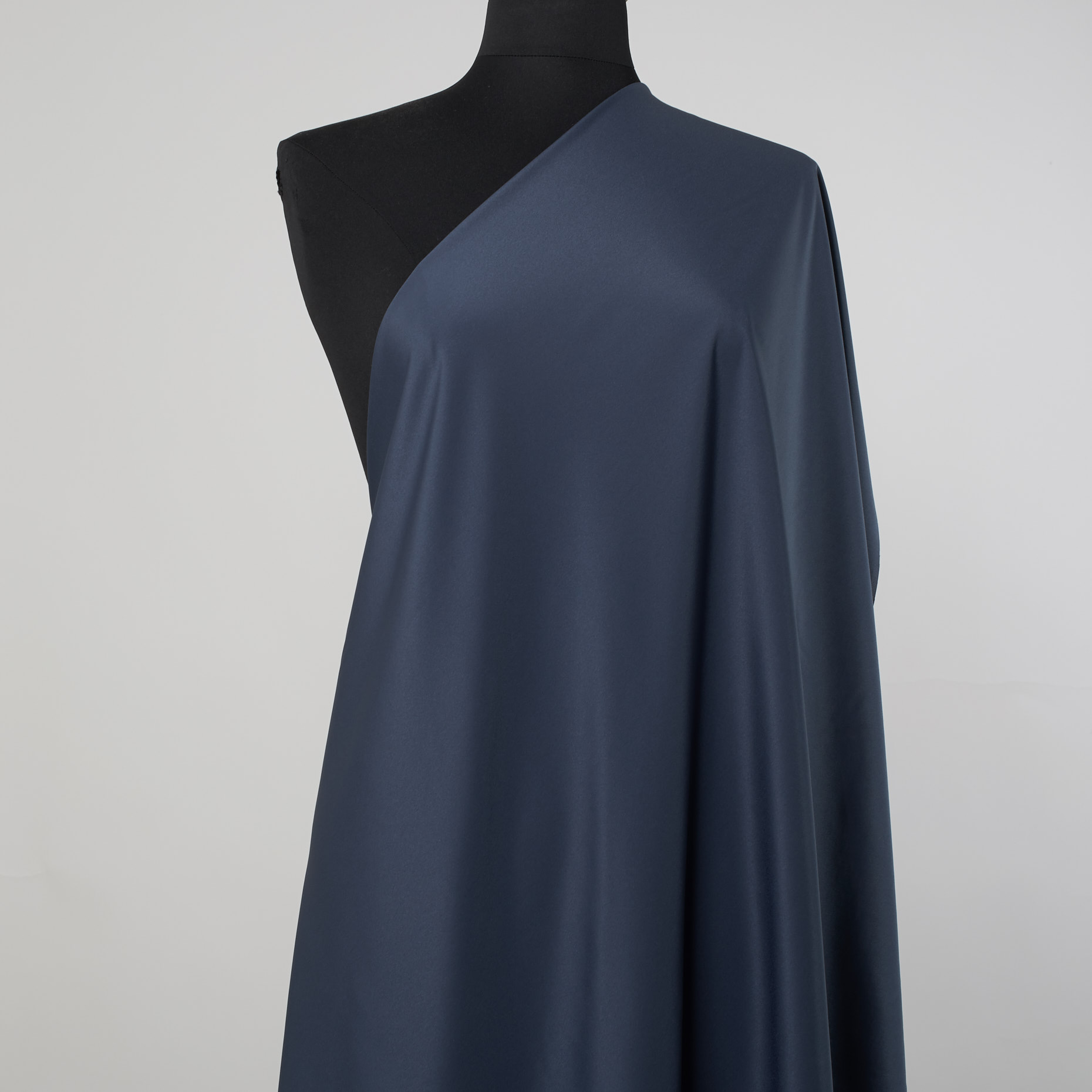  Крепдешин, Nightshadow Blue (F000024965) - Манекен