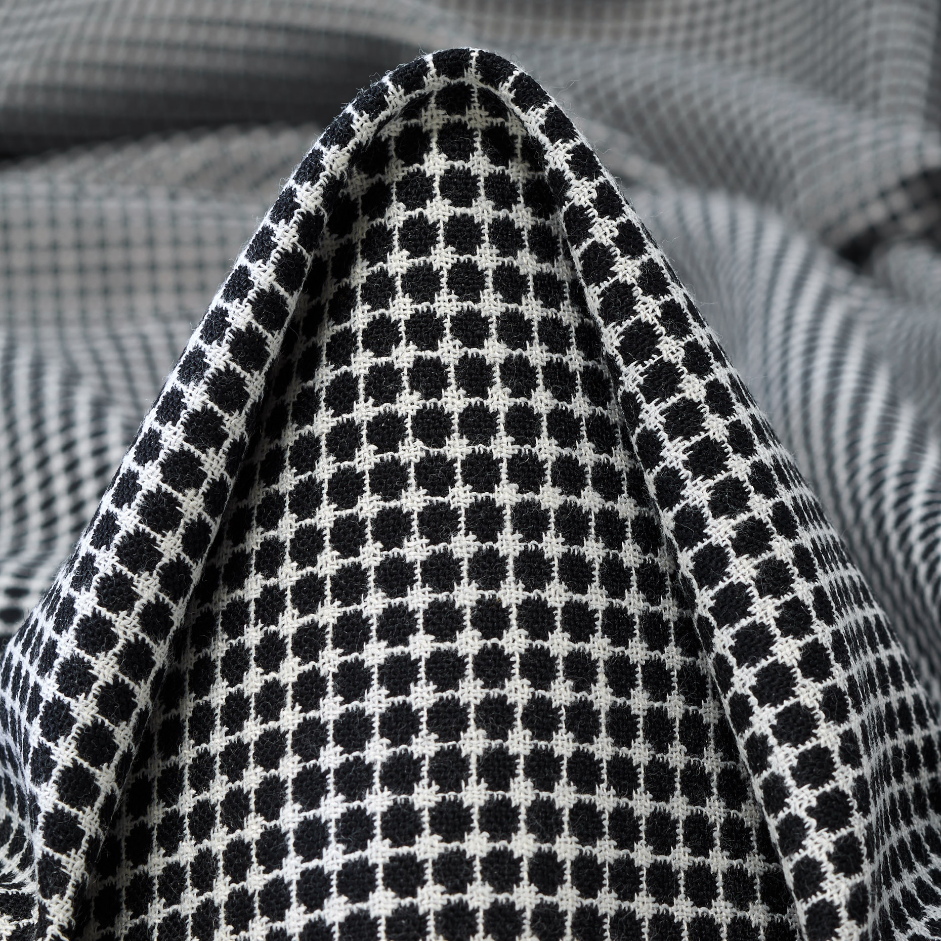 JACQUARD, WOOL, DOTS, BLACK&BRILLIANT WHITE (F000017713)