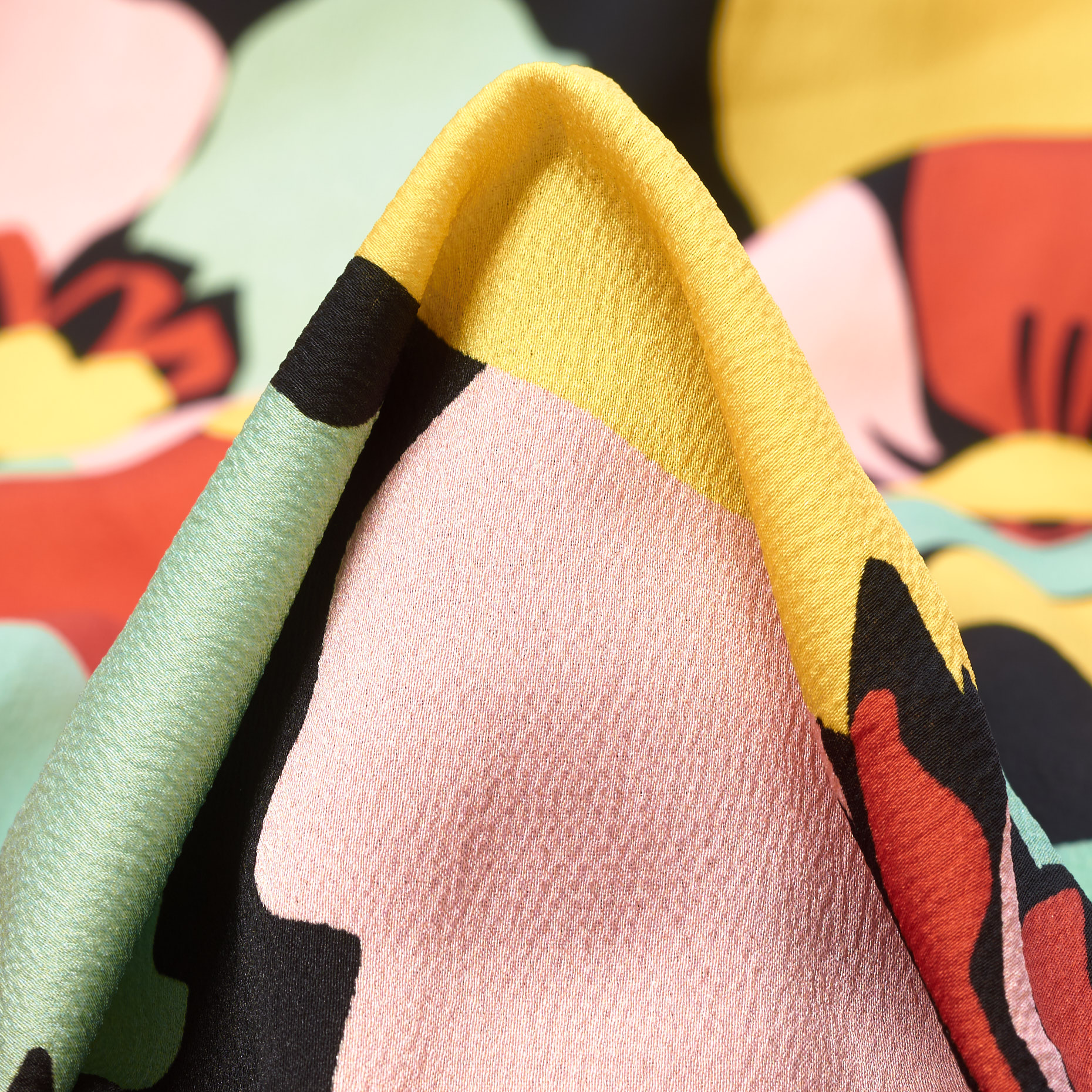 CRÊPE DE CHINE, PRINTED, JET BLACK&ROSE WATER (F000037392)