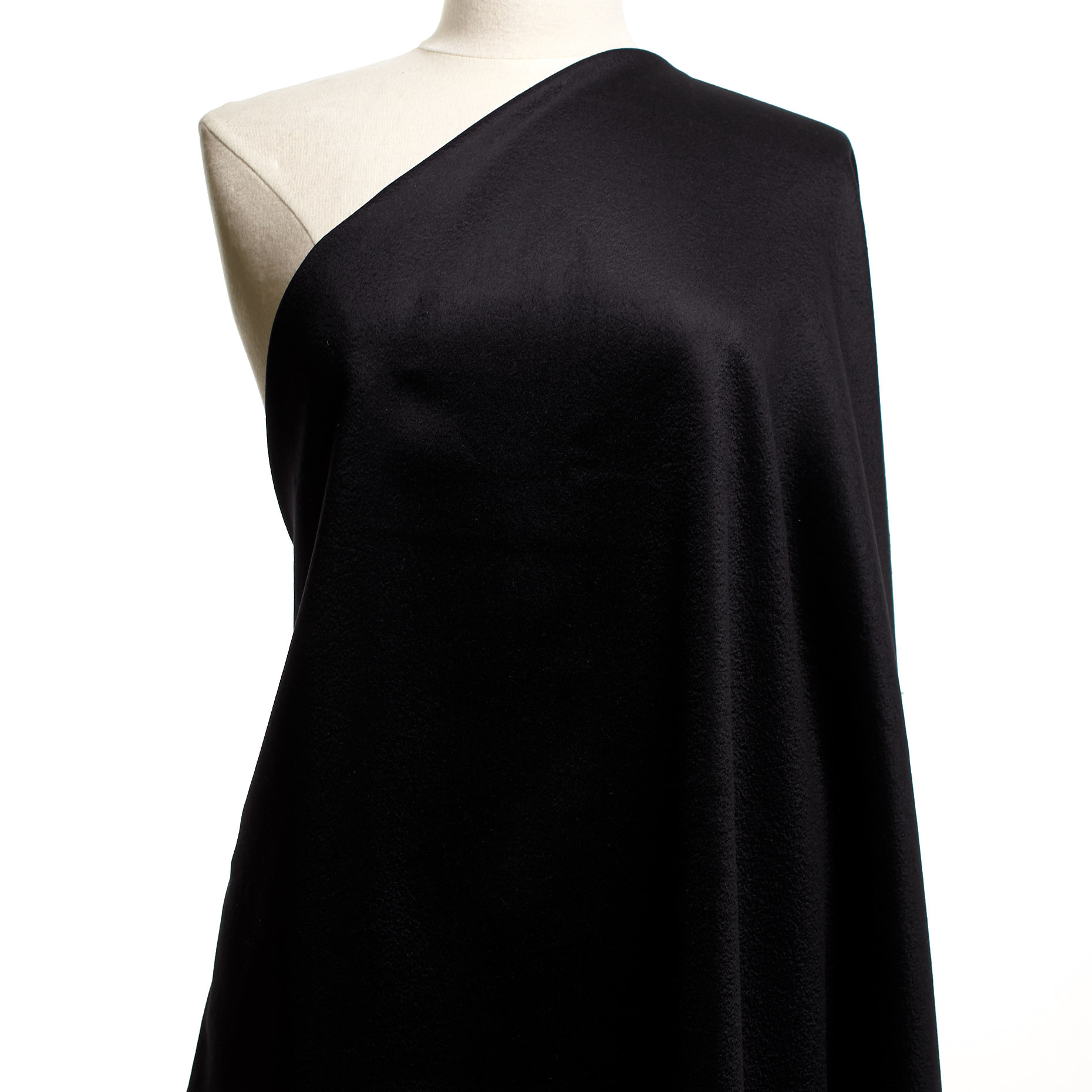 FLANNEL, PURE CASHMERE, RAVEN BLACK (F000043205) - Mannequin